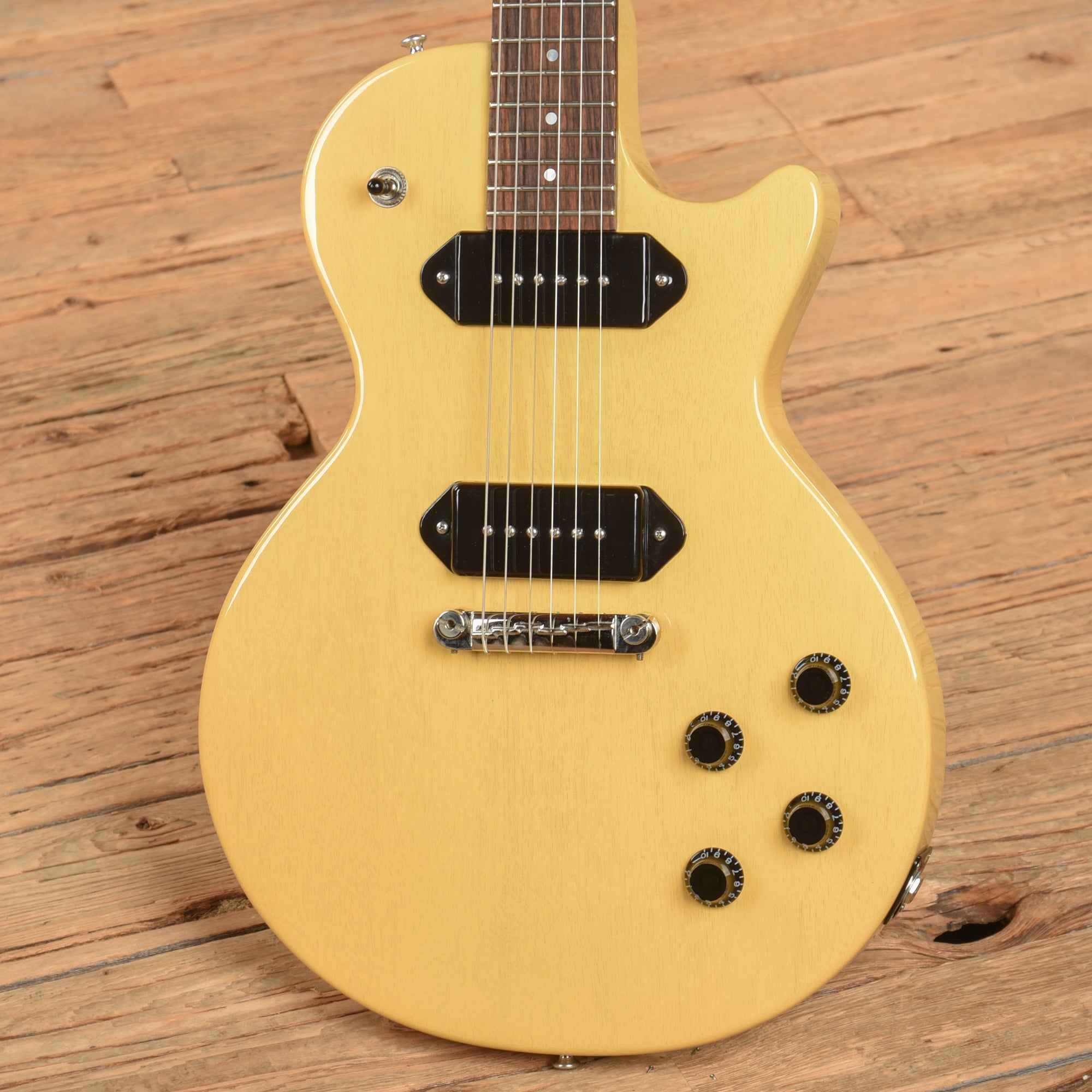 Heritage Standard Series H-137 TV Yellow 2018