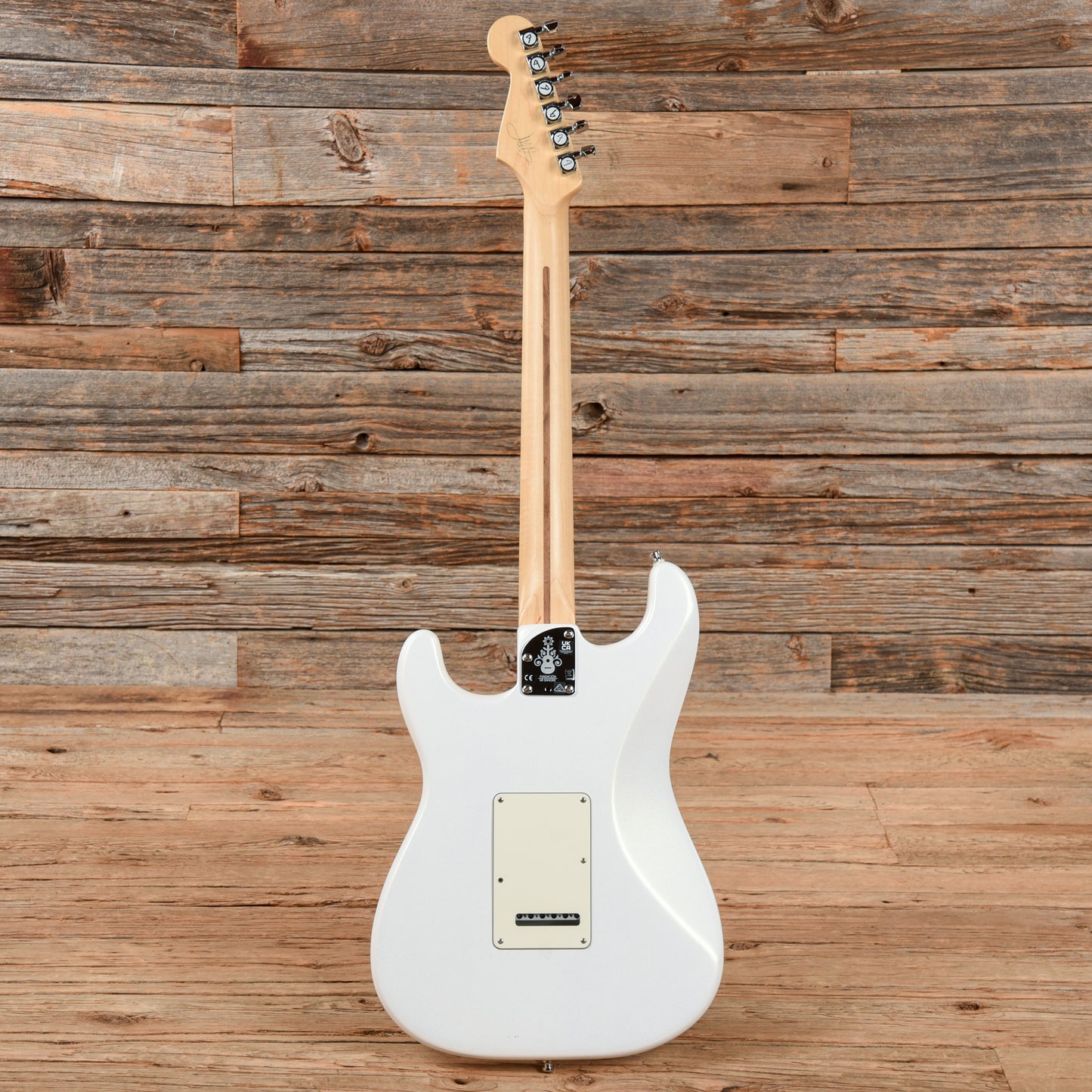 Fender Juanes Signature Stratocaster Luna White 2023