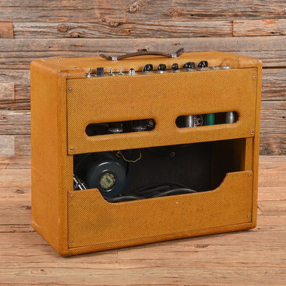 Victoria 45210 45-Watt 2x10" Guitar Combo