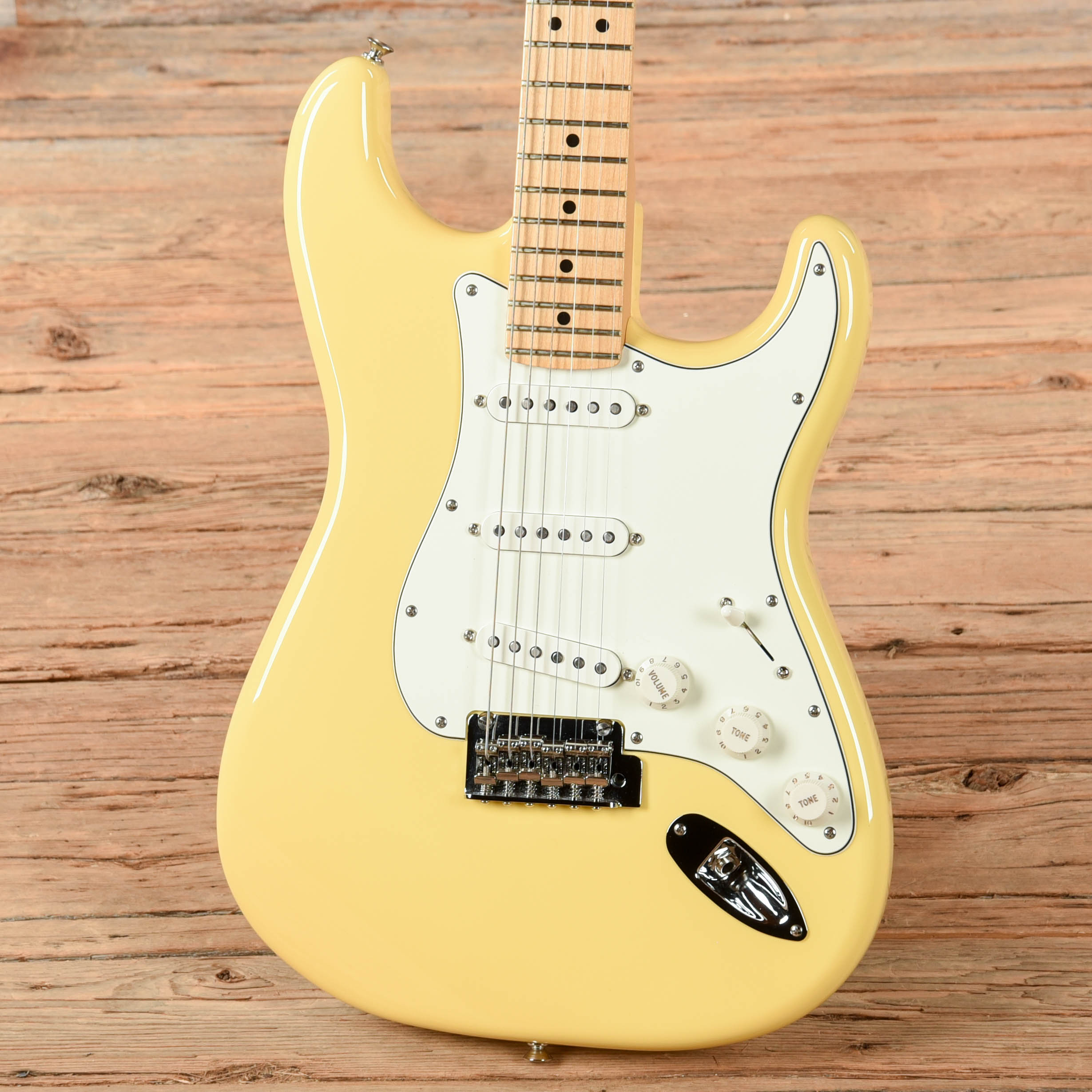 Fender Player Stratocaster Buttercream 2022