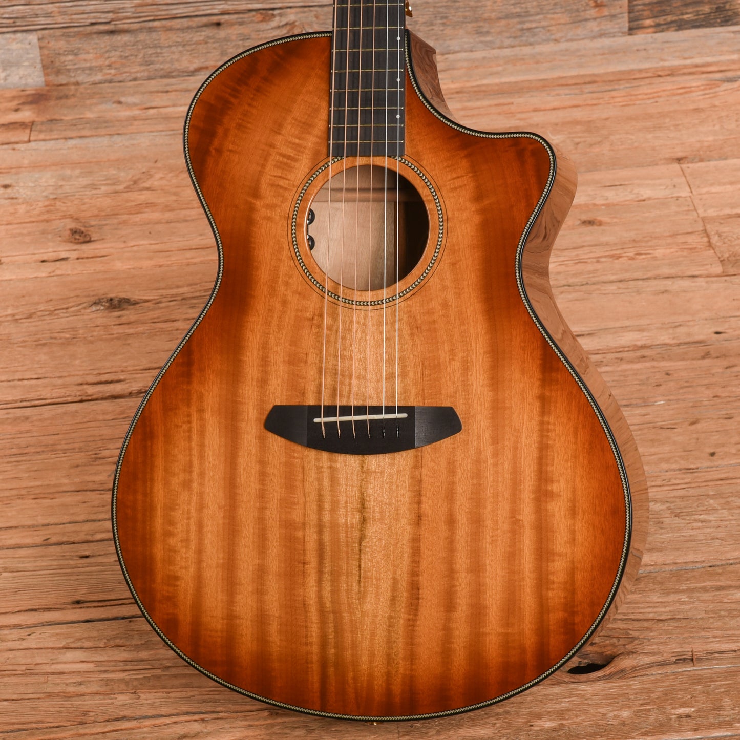 Breedlove Oregon Concerto CE Sunburst 2022