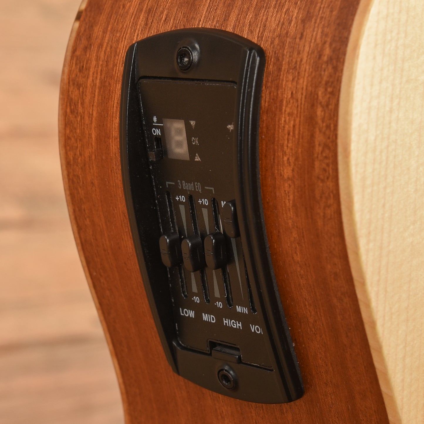 Taylor Academy 12e Grand Concert Sitka/Walnut Natural ES-B USED