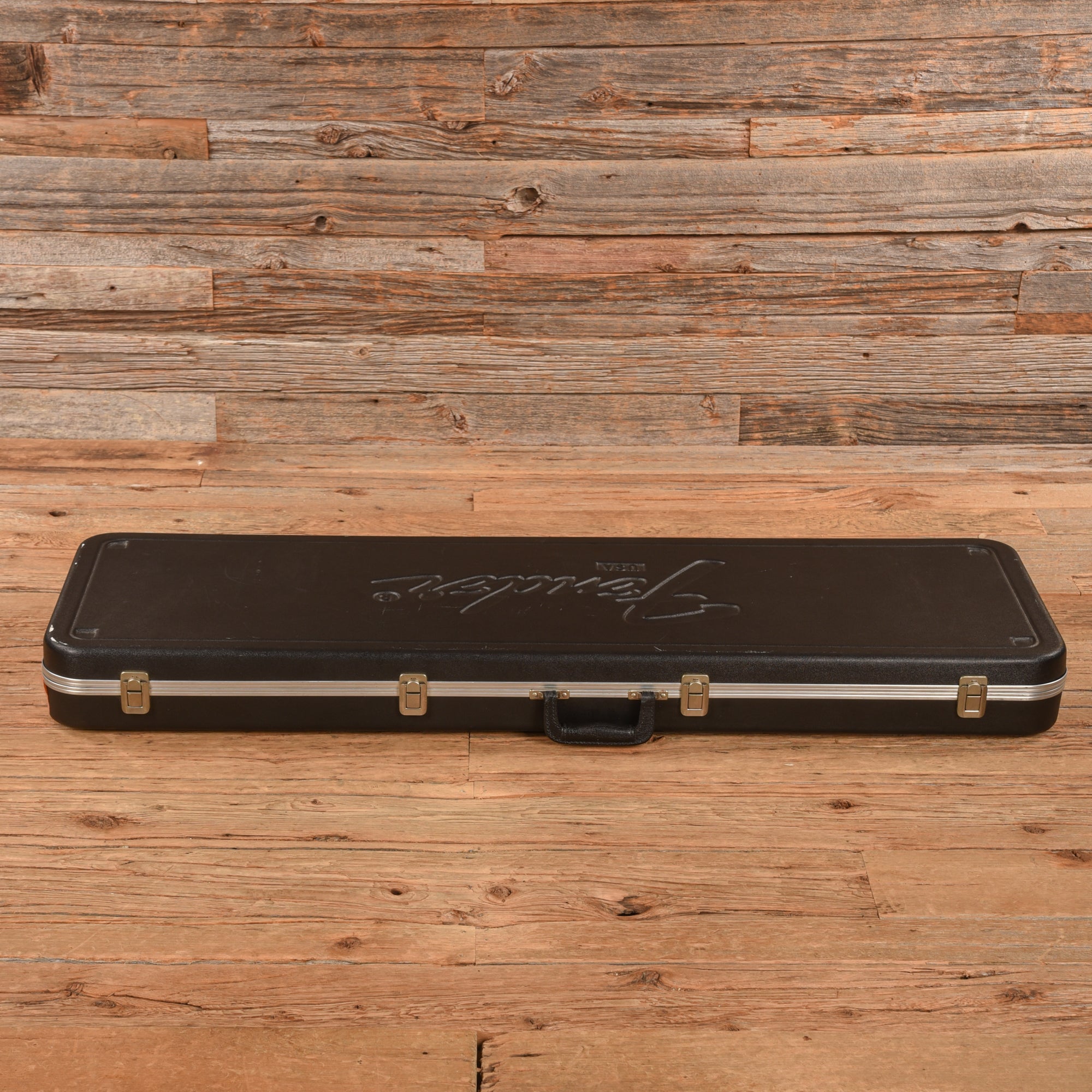 Fender Bullet Bass Deluxe Ivory White 1982