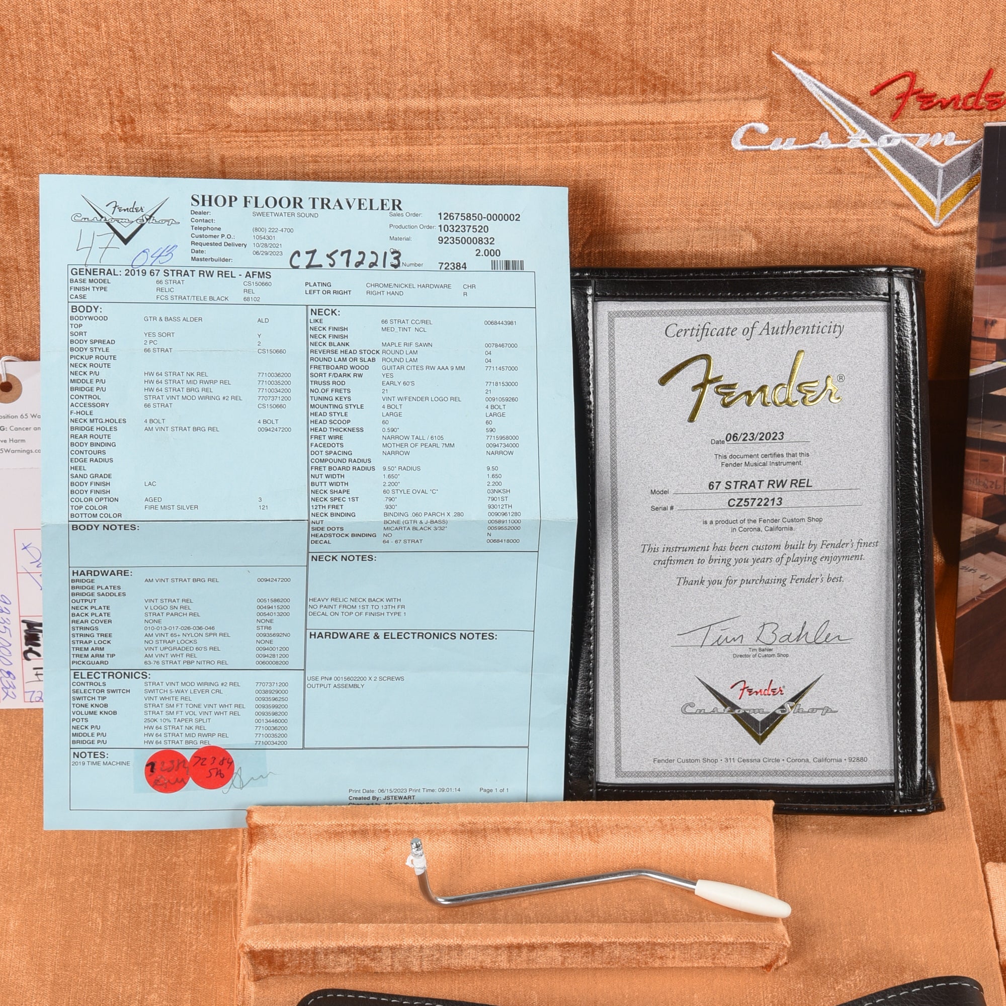 Fender Custom Shop 67 Stratocaster Relic Aged Firemist Silver 2023