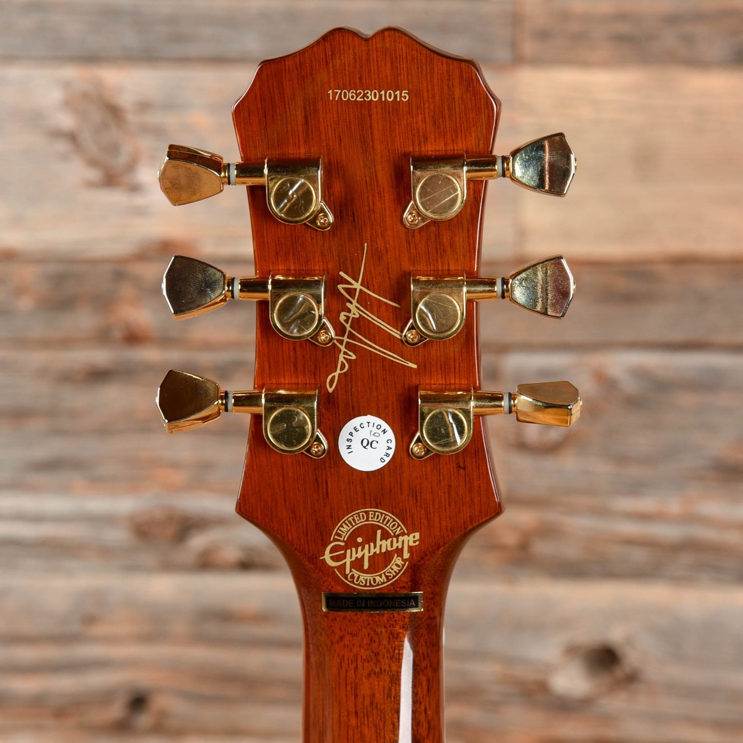 Epiphone Lee Malia Signature Custom Artisan Les Paul Walnut 2017