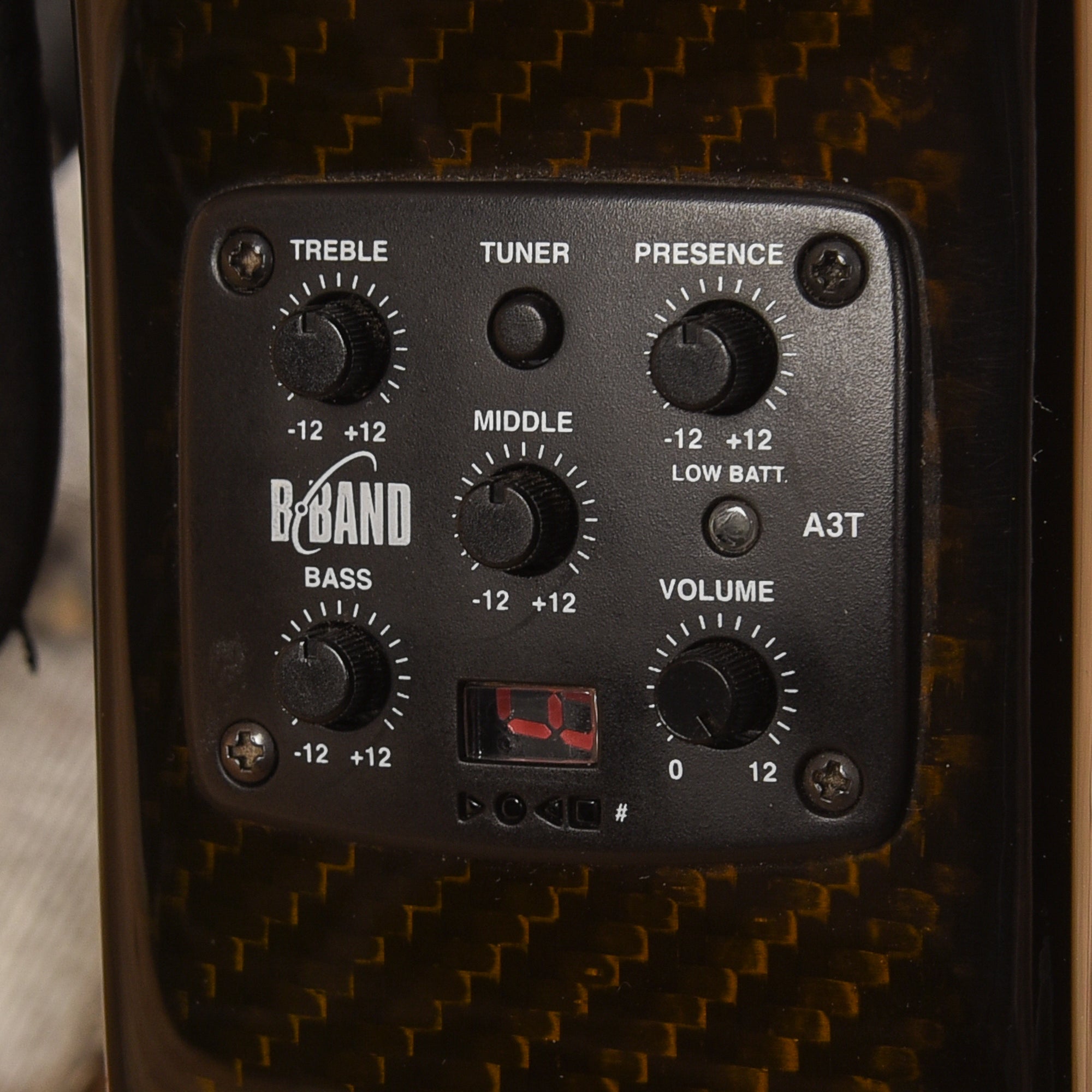 Emerald Amicus Black