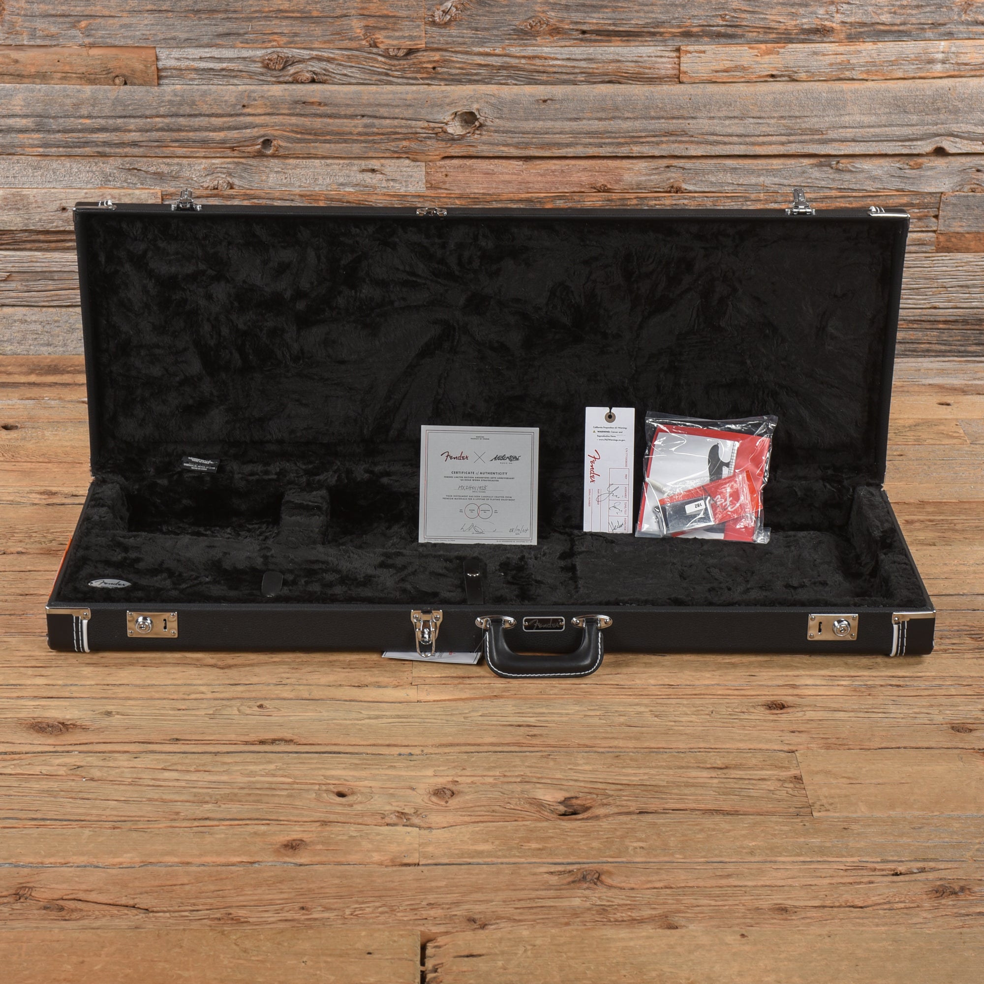 Fender FSR Andertons Exclusive 60th Anniversary Roadworn Stratocaster Fiesta Red 2024