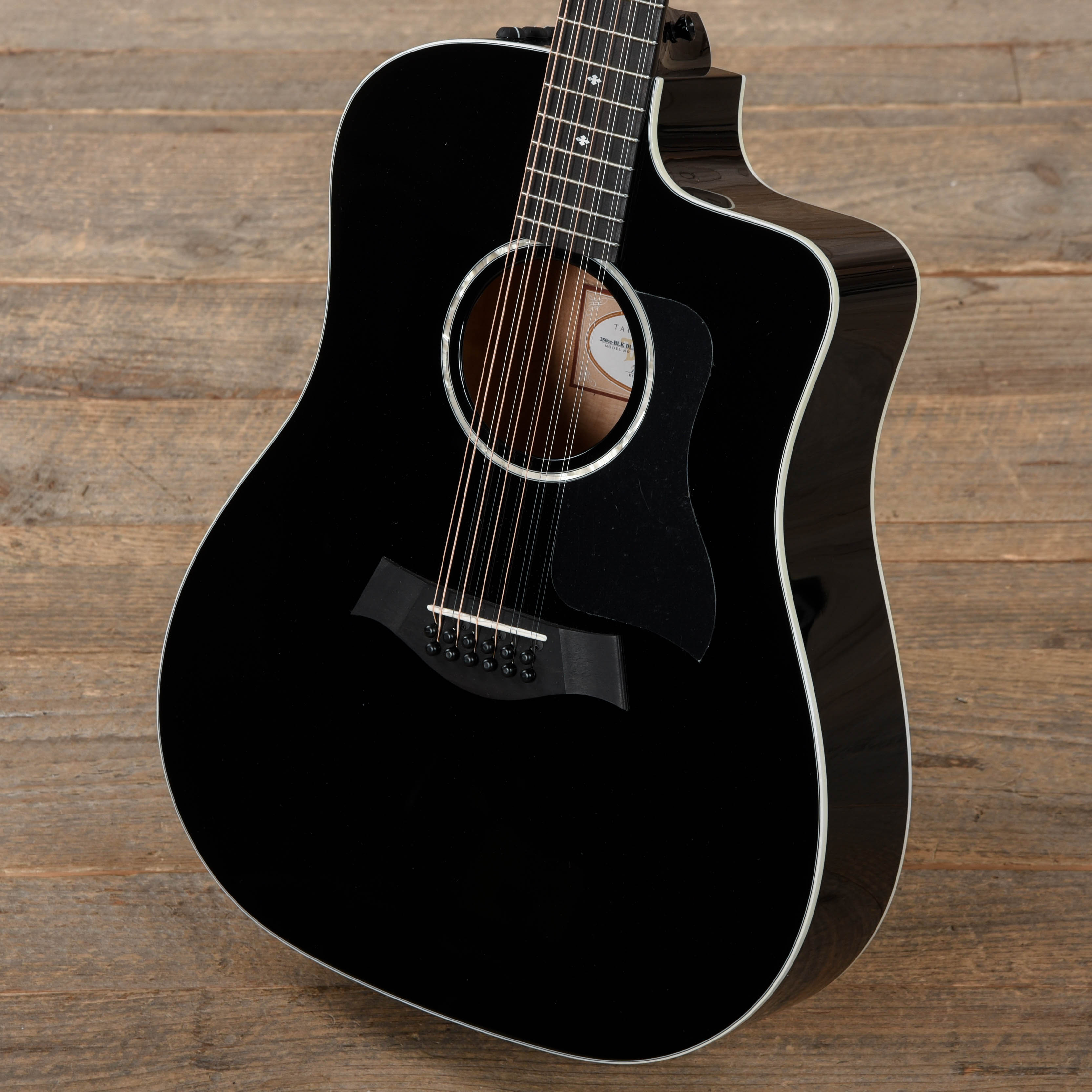 Taylor 250ce-BLK Deluxe 12-String Dreadnought Sitka/Maple Black ES2