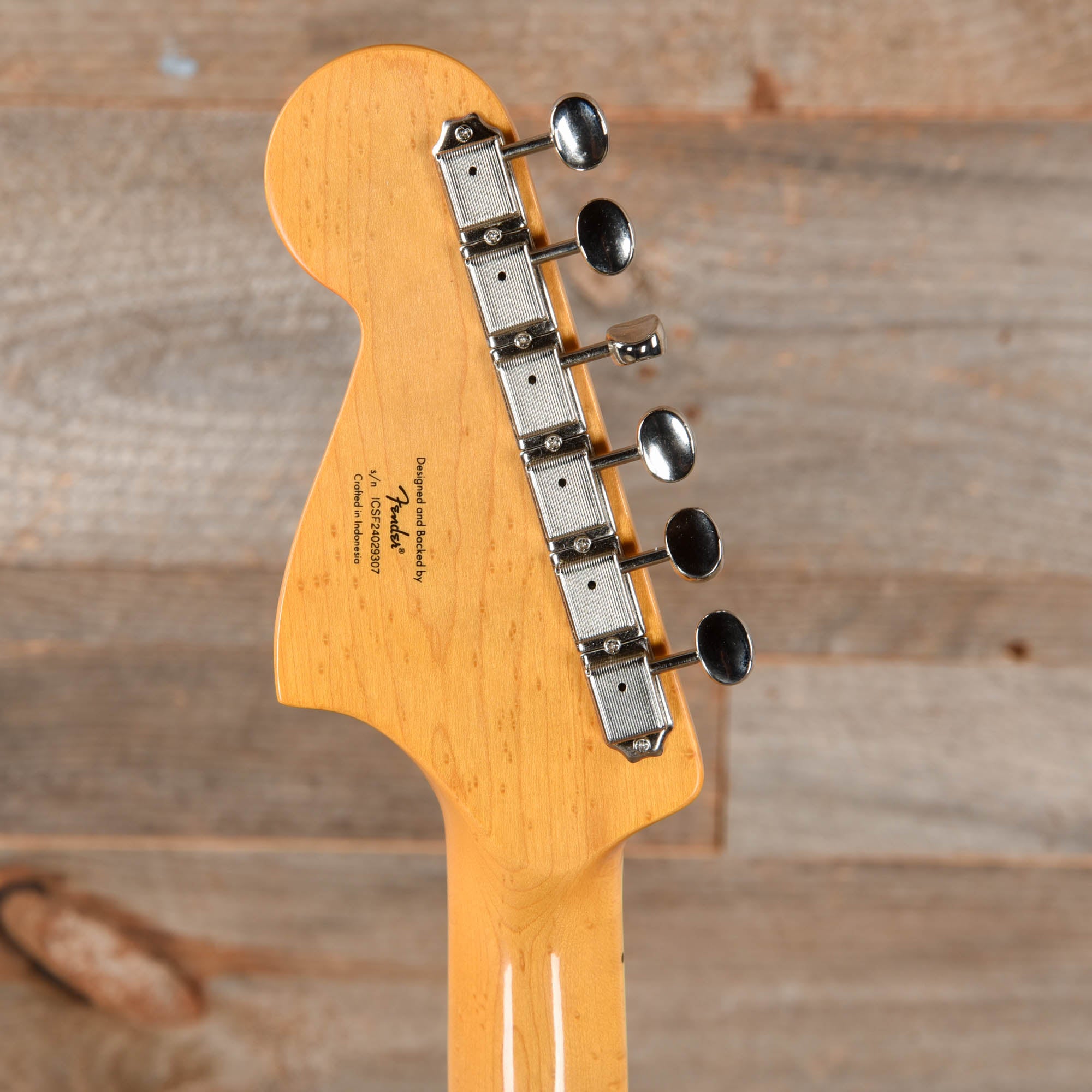 Squier Classic Vibe Bass VI Purple Metallic w/Matching Headcap