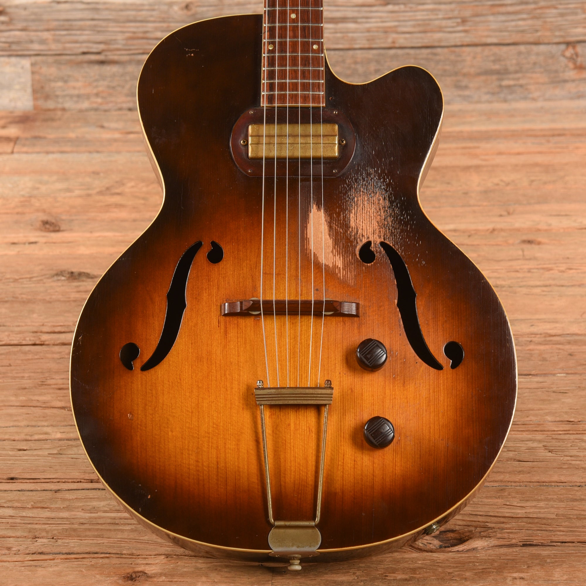 Silvertone H61 Hollowbody Sunburst 1955
