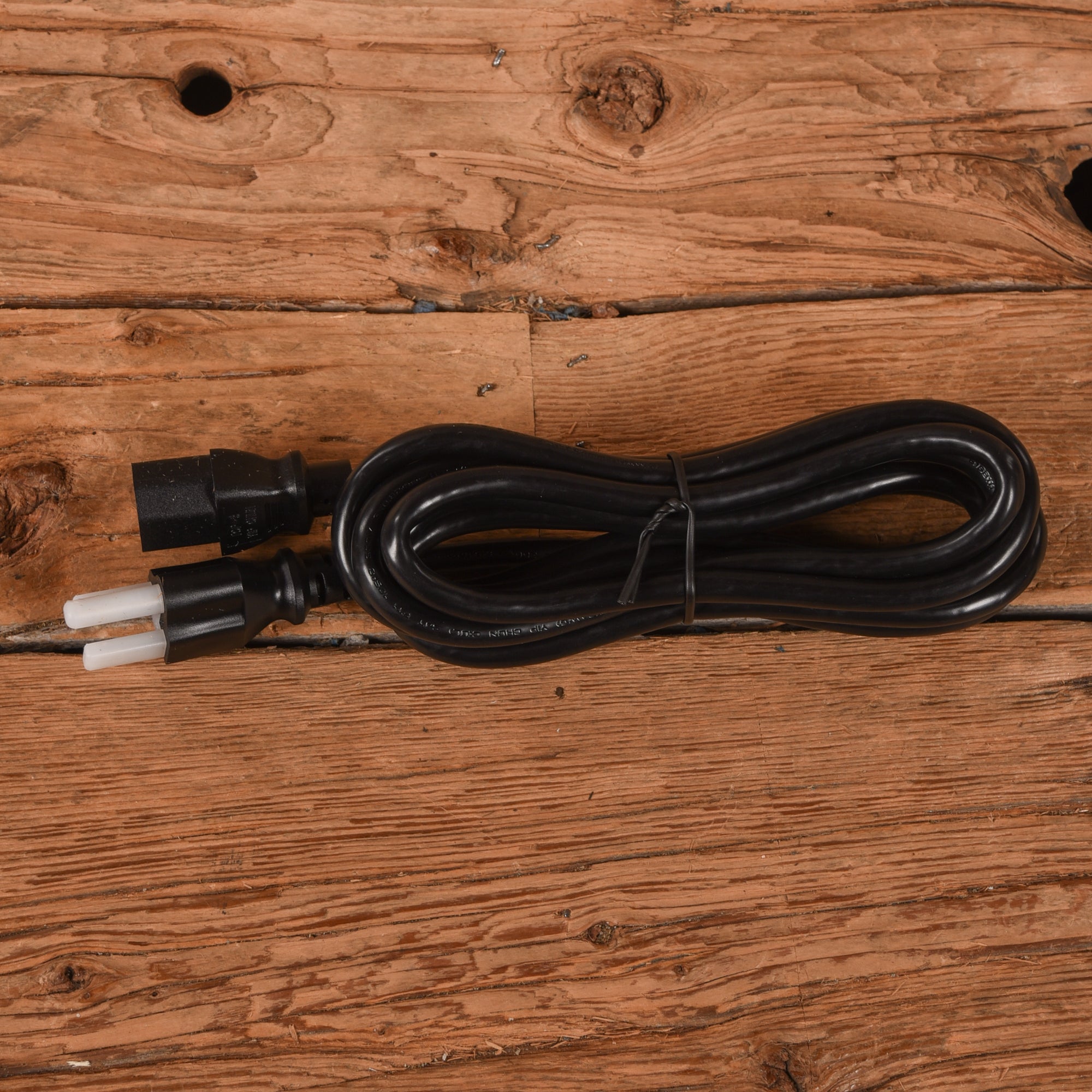 Ampeg Venture V7 700W Bass Amp Head