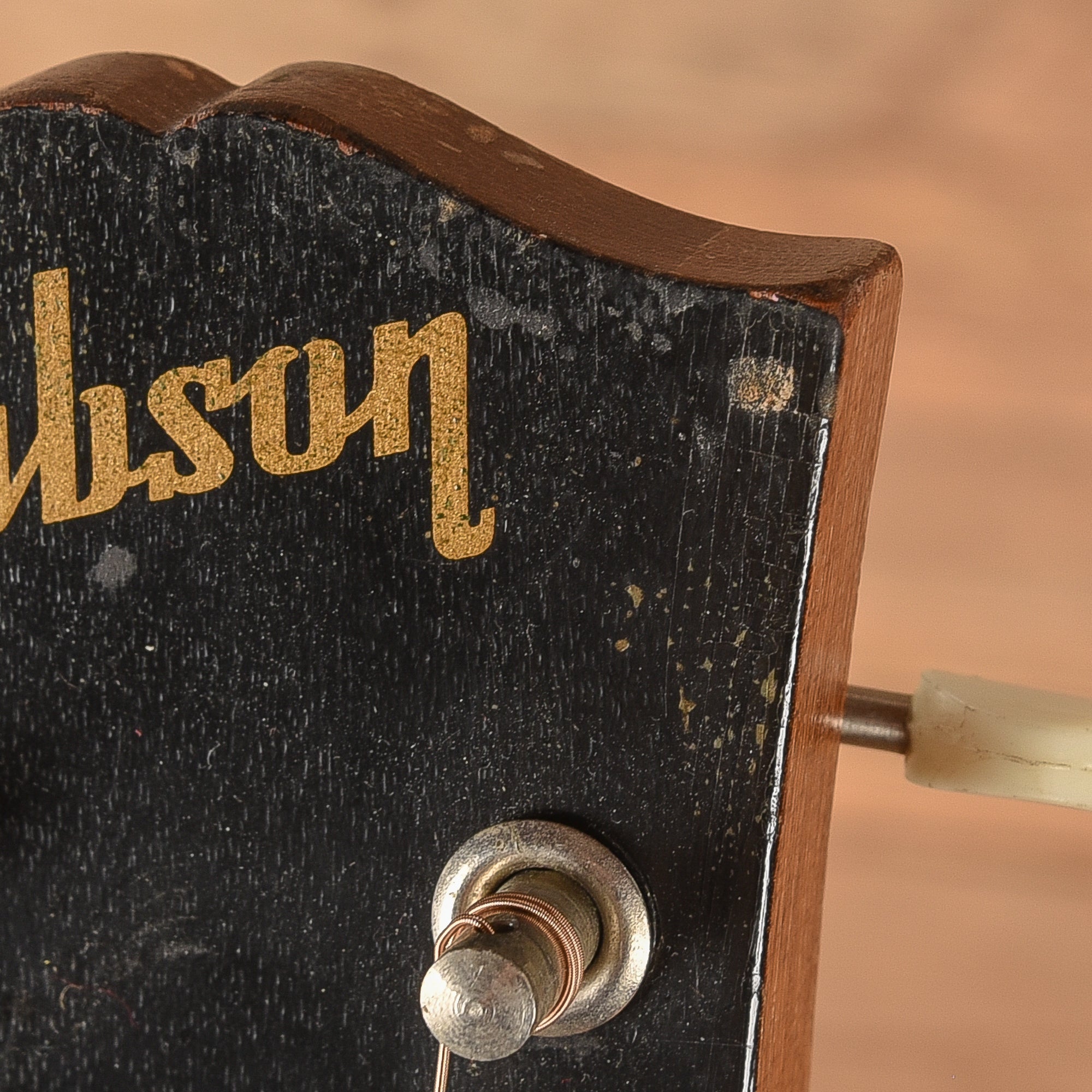 Gibson LG-0 Brown 1965