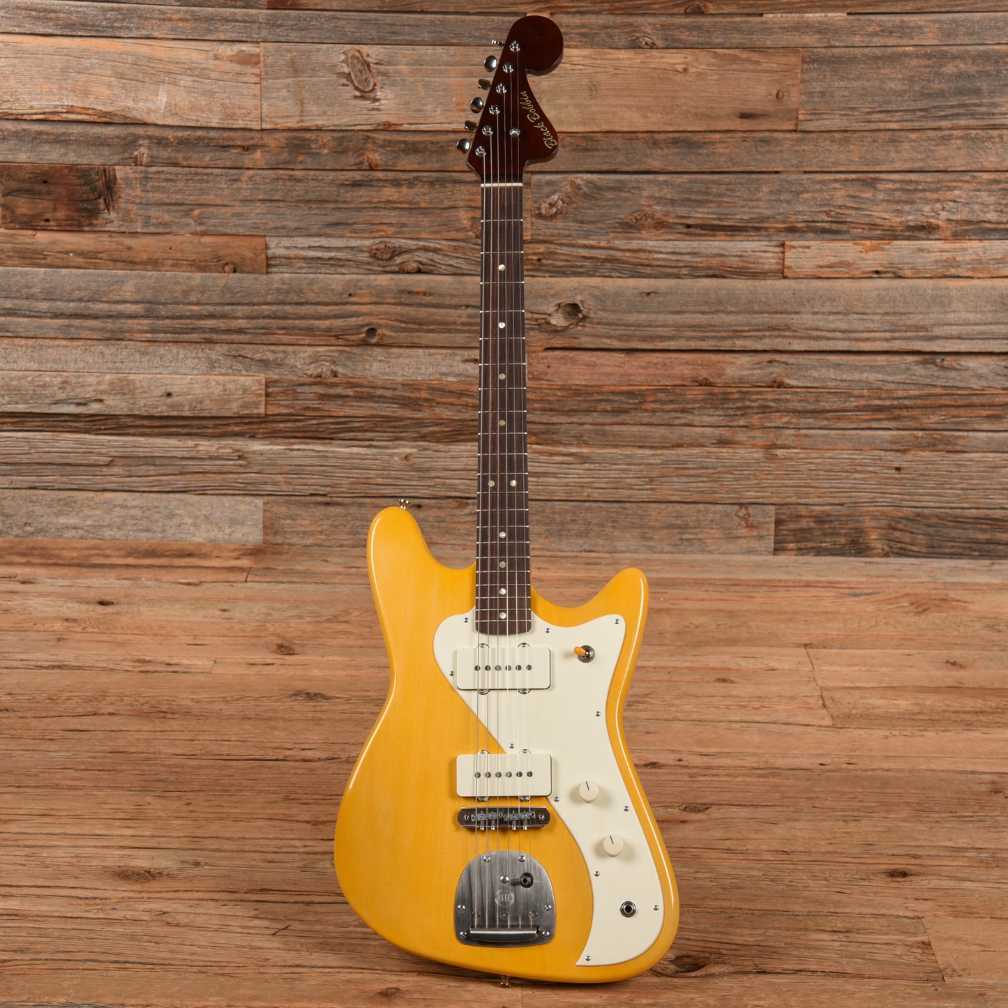 Black Bobbin Phantone Aged Yellow 2023