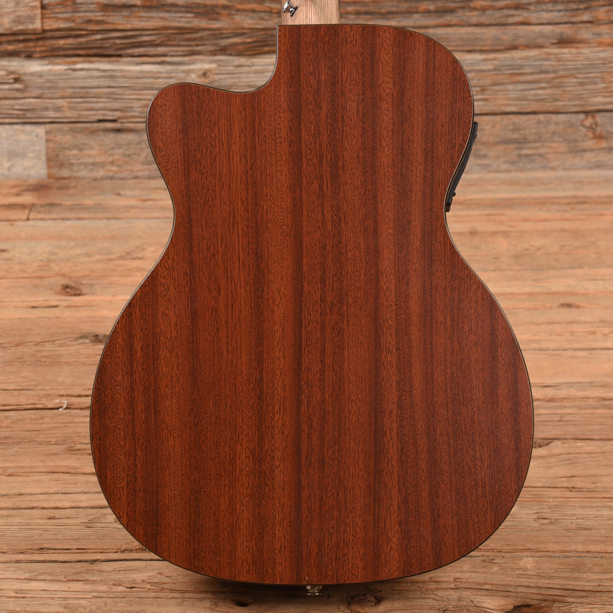 Martin Custom X-Series Grand Performance 14 Fret Cutaway Natural 2009