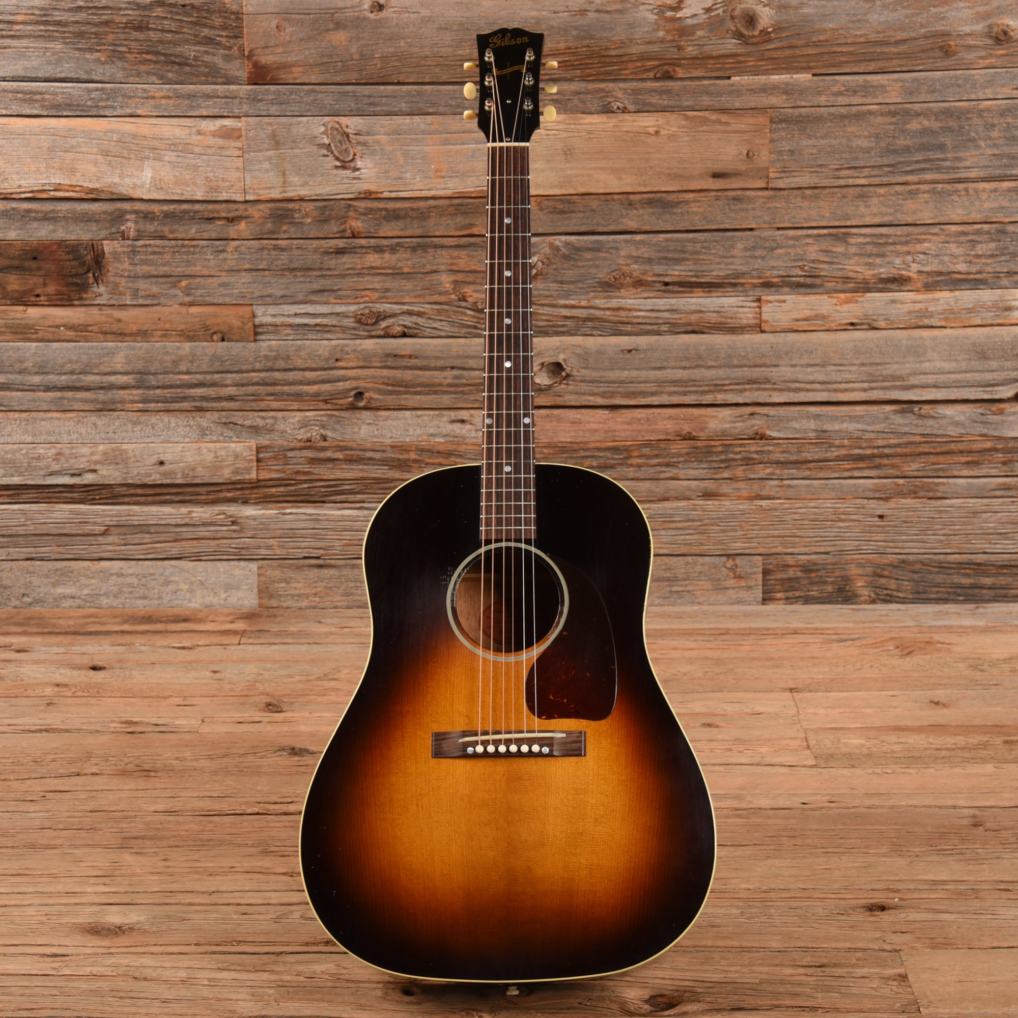 Gibson Custom Murphy Lab '42 Banner J-45 Reissue Light Aged Sunburst 2023