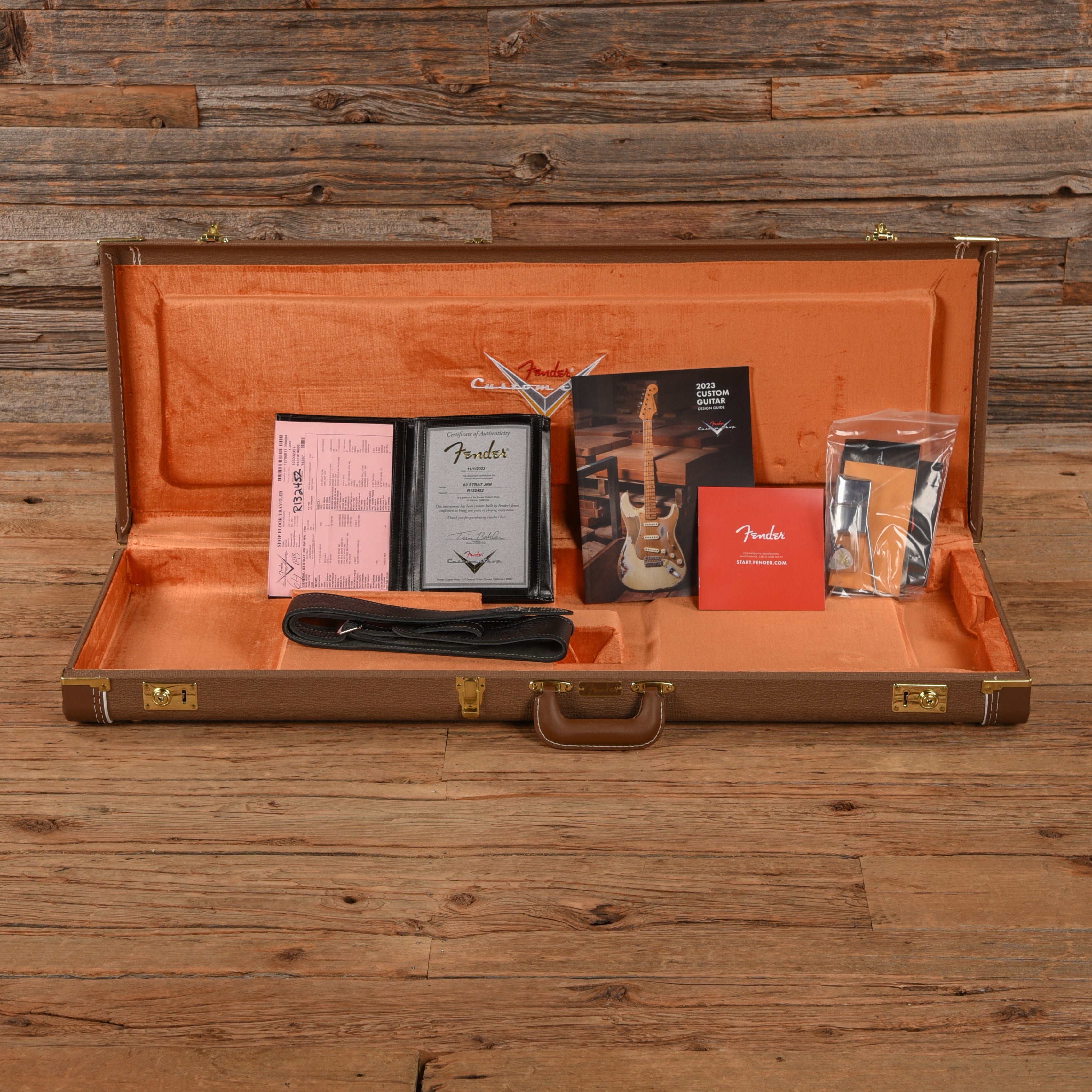 Fender Custom Shop '63 Stratocaster Journeyman Relic Fiesta Red 2023