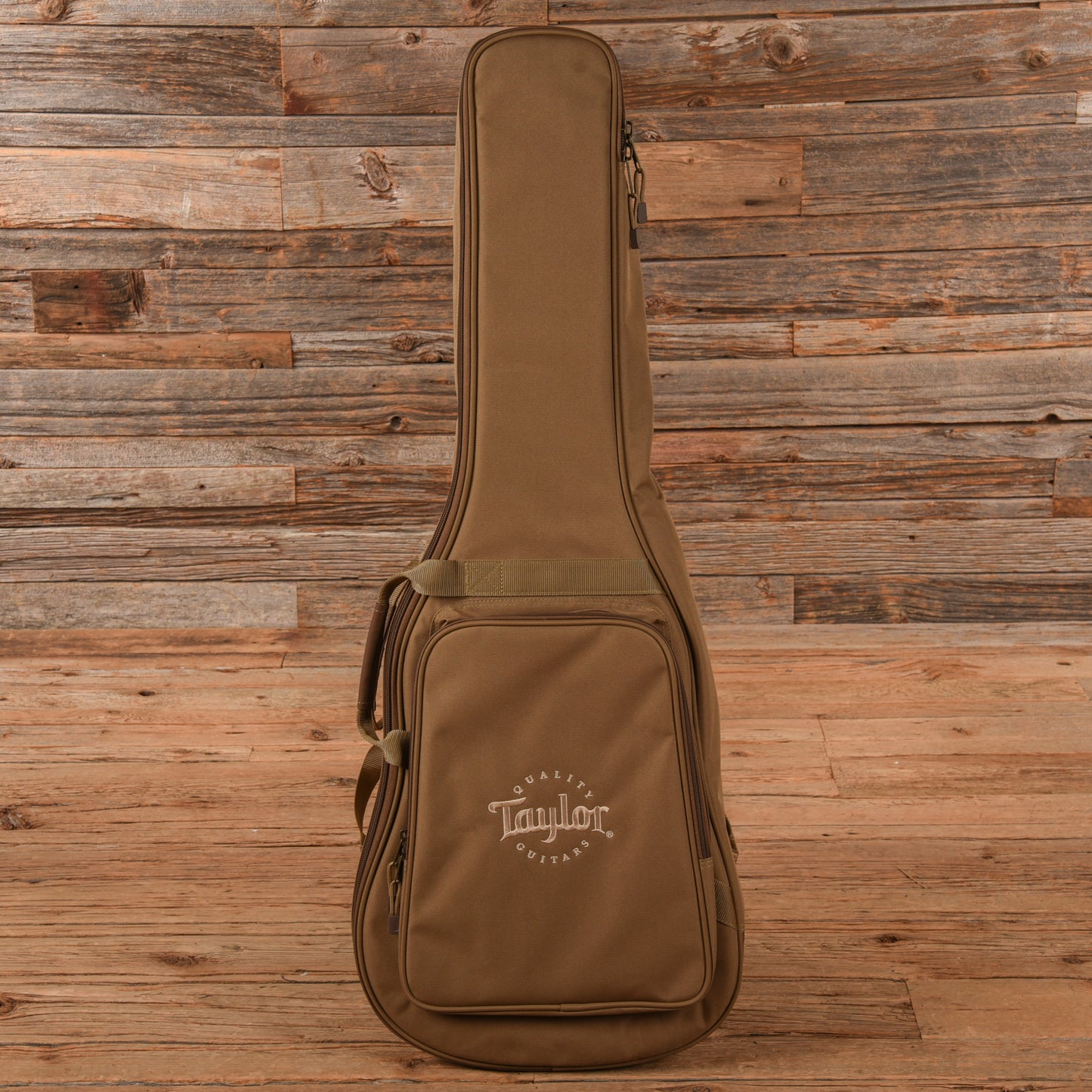 Taylor BBTe Big Baby Taylor Sitka/Walnut Natural ES-B