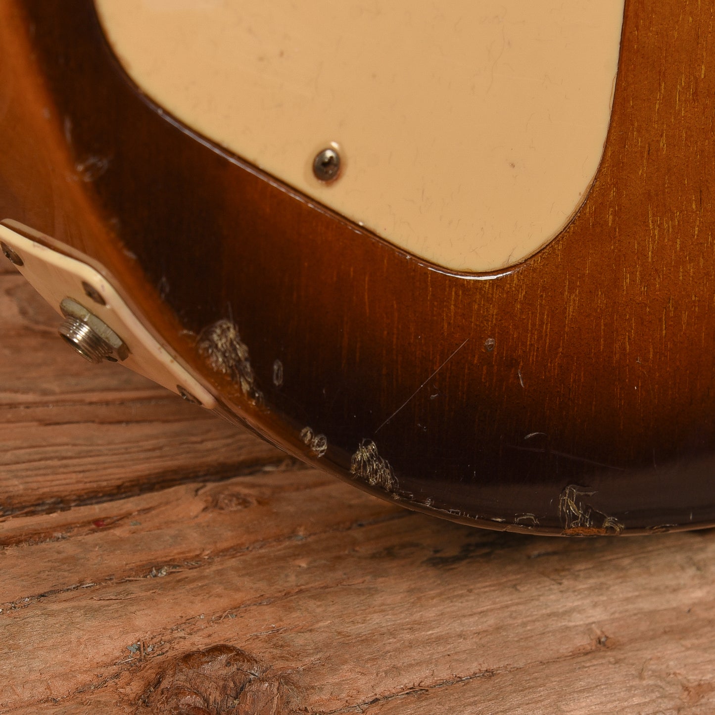 Aria Pro II LP Sunburst