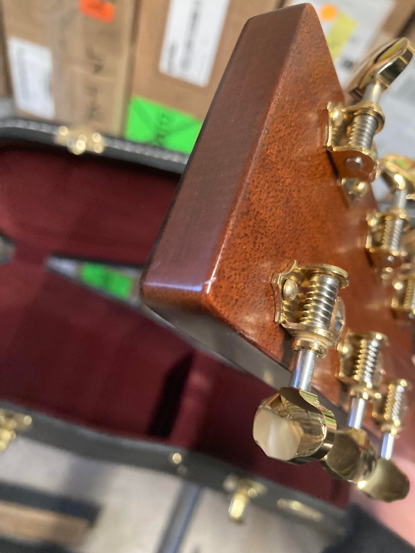 Martin D-28E Modern Deluxe Natural w/Fishman Aura VT Blend