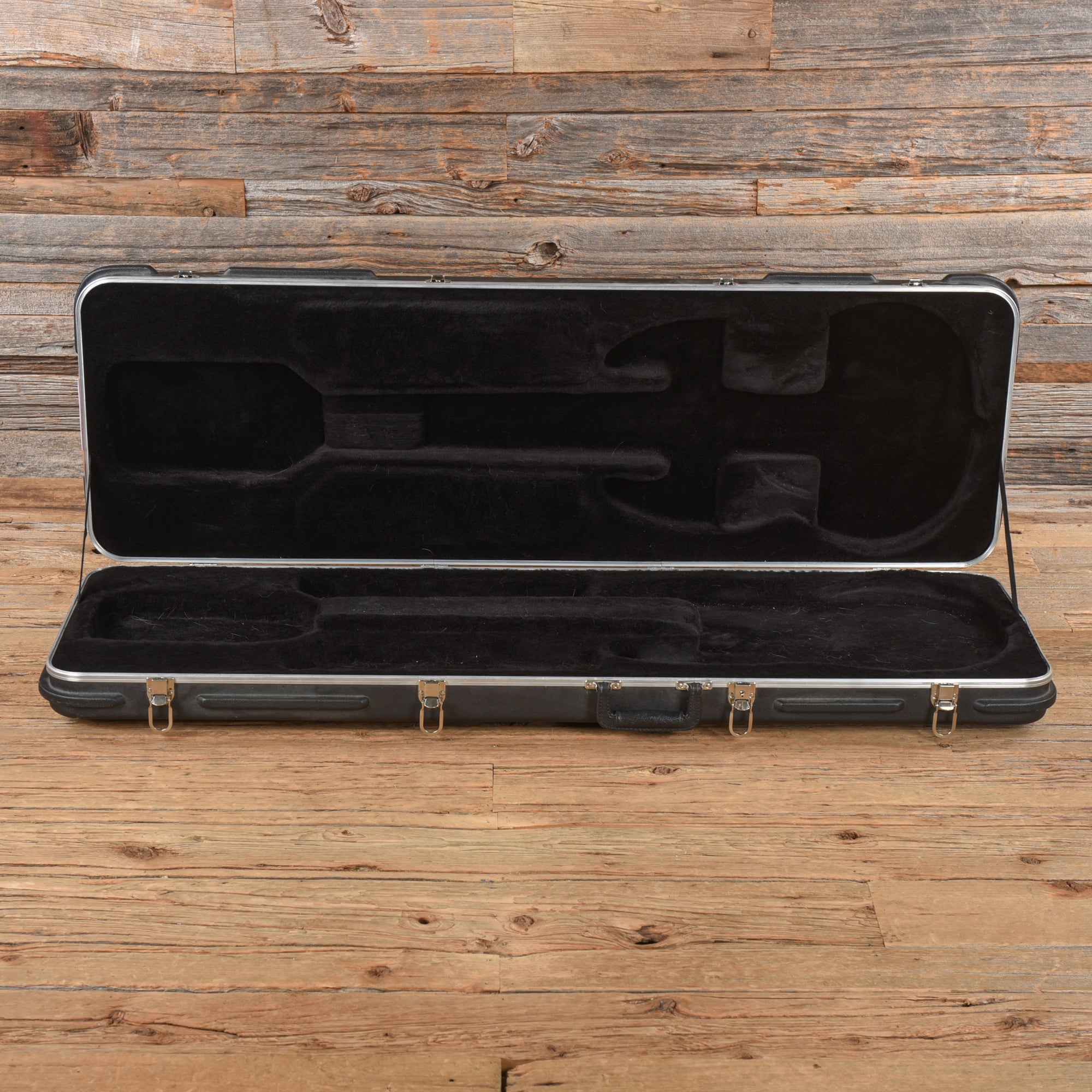 Music Man StingRay Classic White