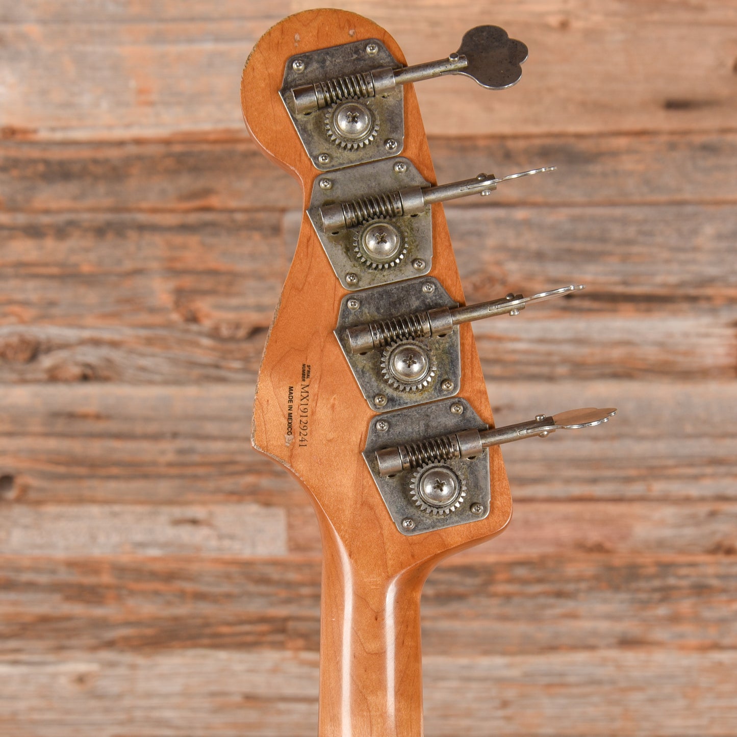 Fender 60th Anniversary Road Worn 60s Jazz Bass Firemist Silver 2019