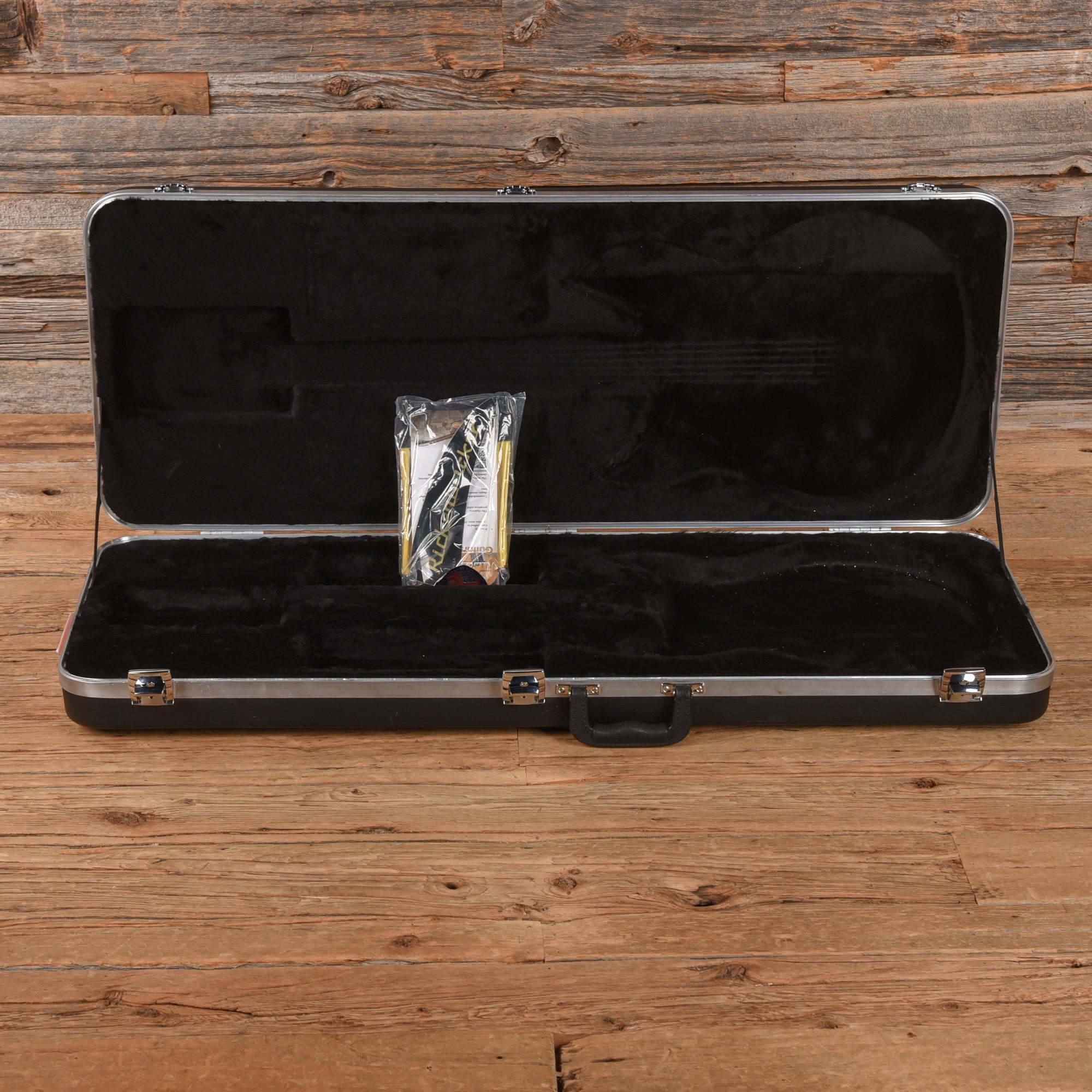 Rickenbacker 330 Mapleglo 2023