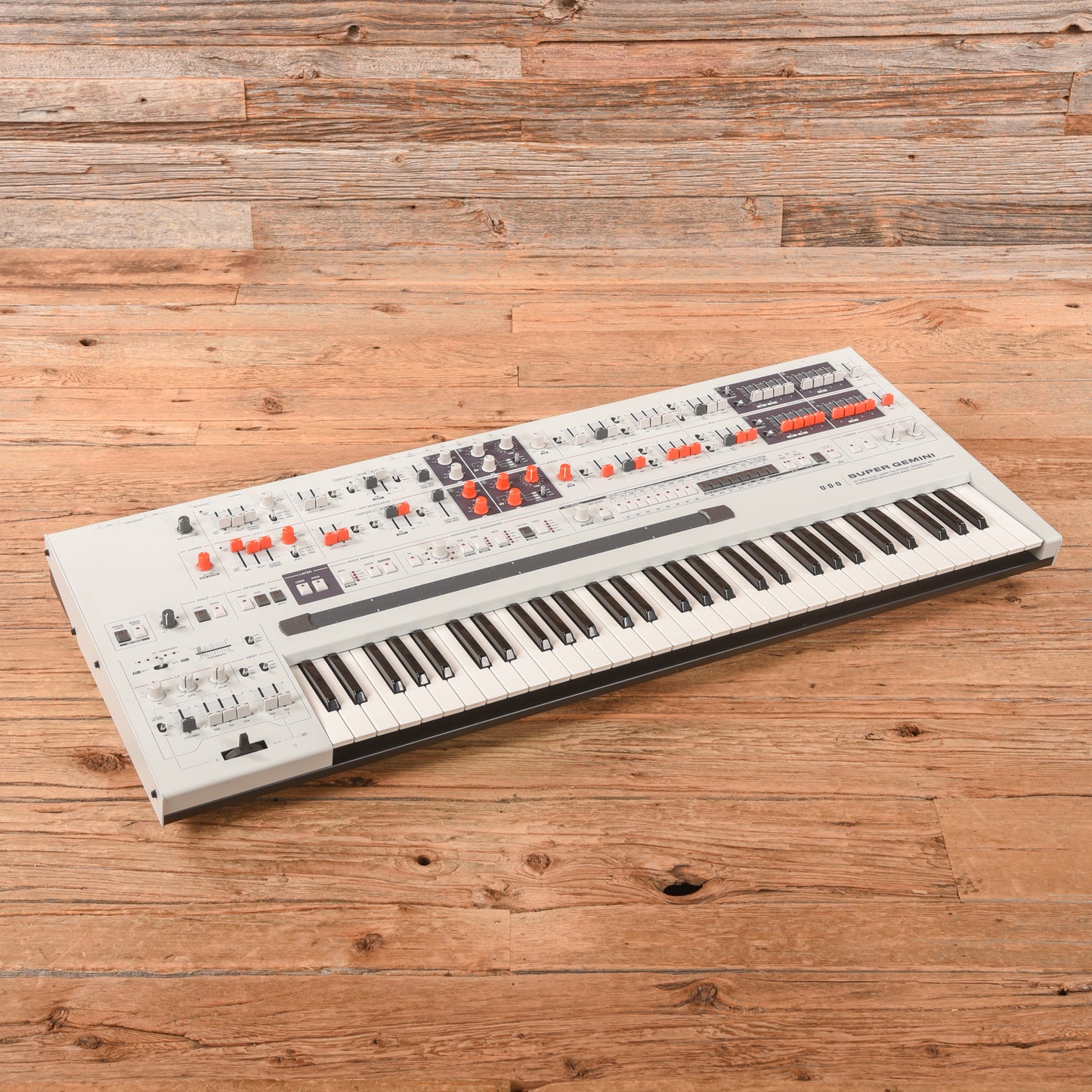 UDO Super Gemini Polyphonic Bi-timbral Analog-Hybrid Synthesizer