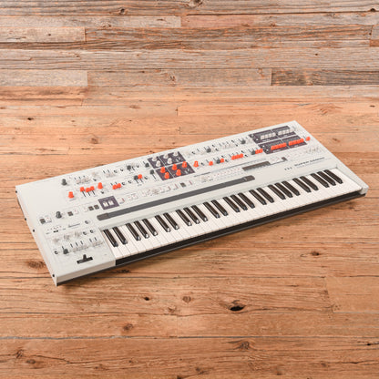 UDO Super Gemini Polyphonic Bi-timbral Analog-Hybrid Synthesizer