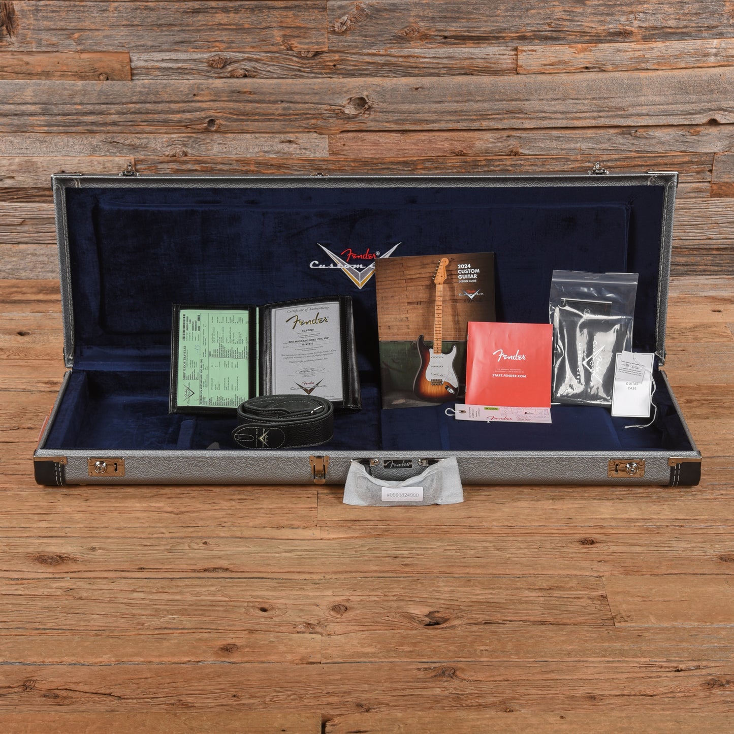 Fender Custom Shop '60s Mustang Heavy Relic Capri Orange Competition