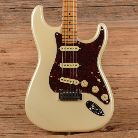 Fender Player Plus Stratocaster Pearl White 2019