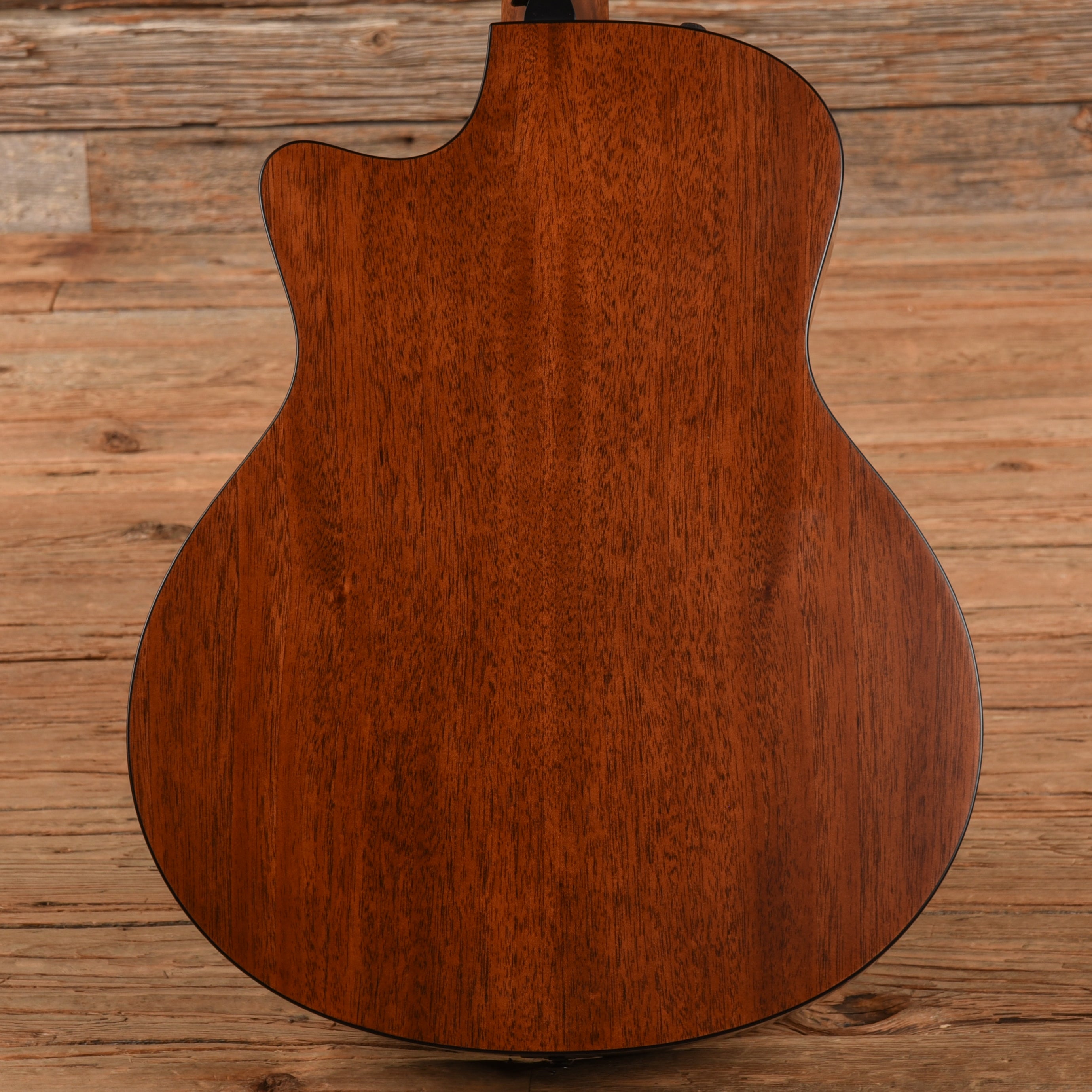 Taylor 326ce Baritone 8 Sunburst 2023