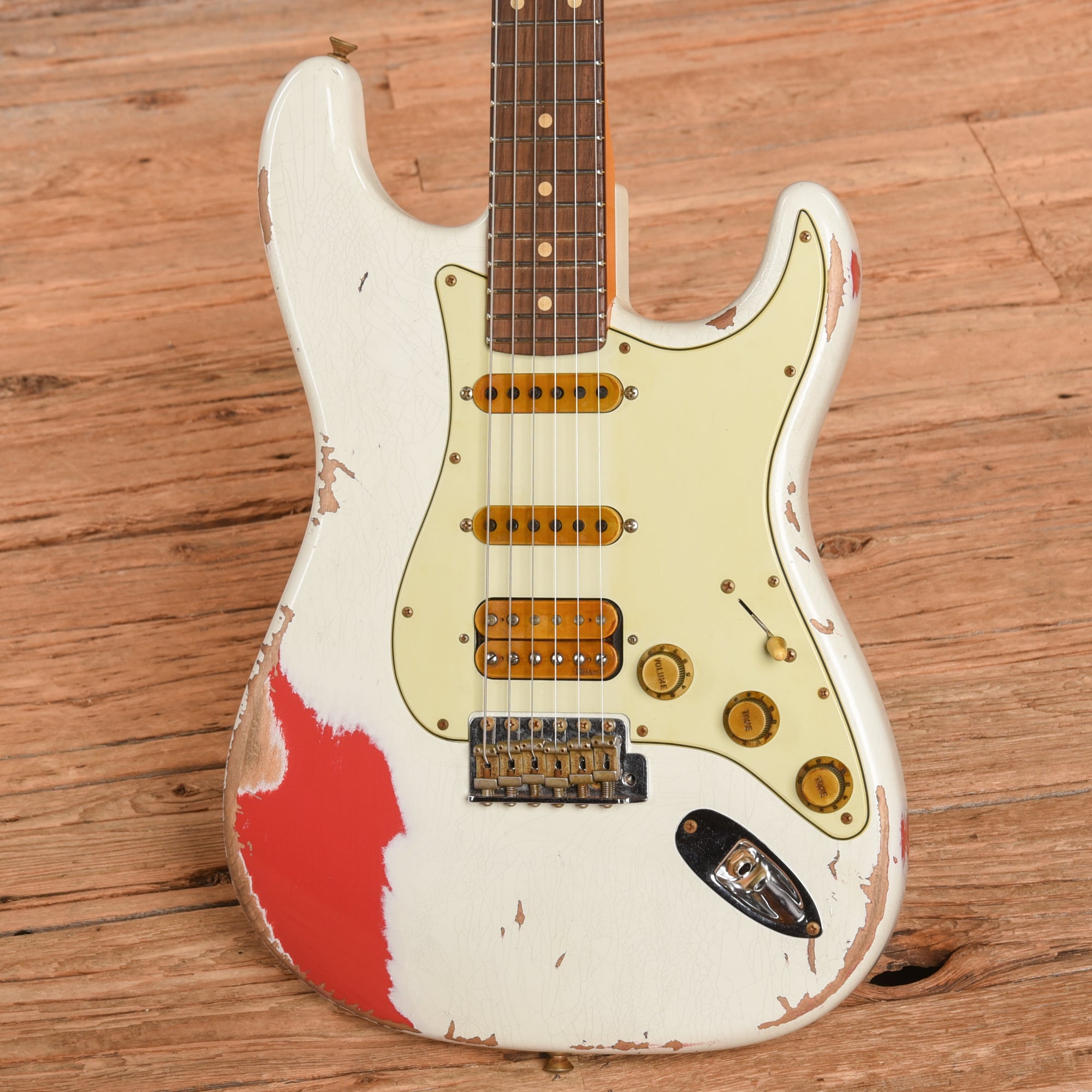 Fender Custom Shop White Lightning 2.0 Stratocaster Heavy Relic Aged Olympic White Over Fiesta Red 2022