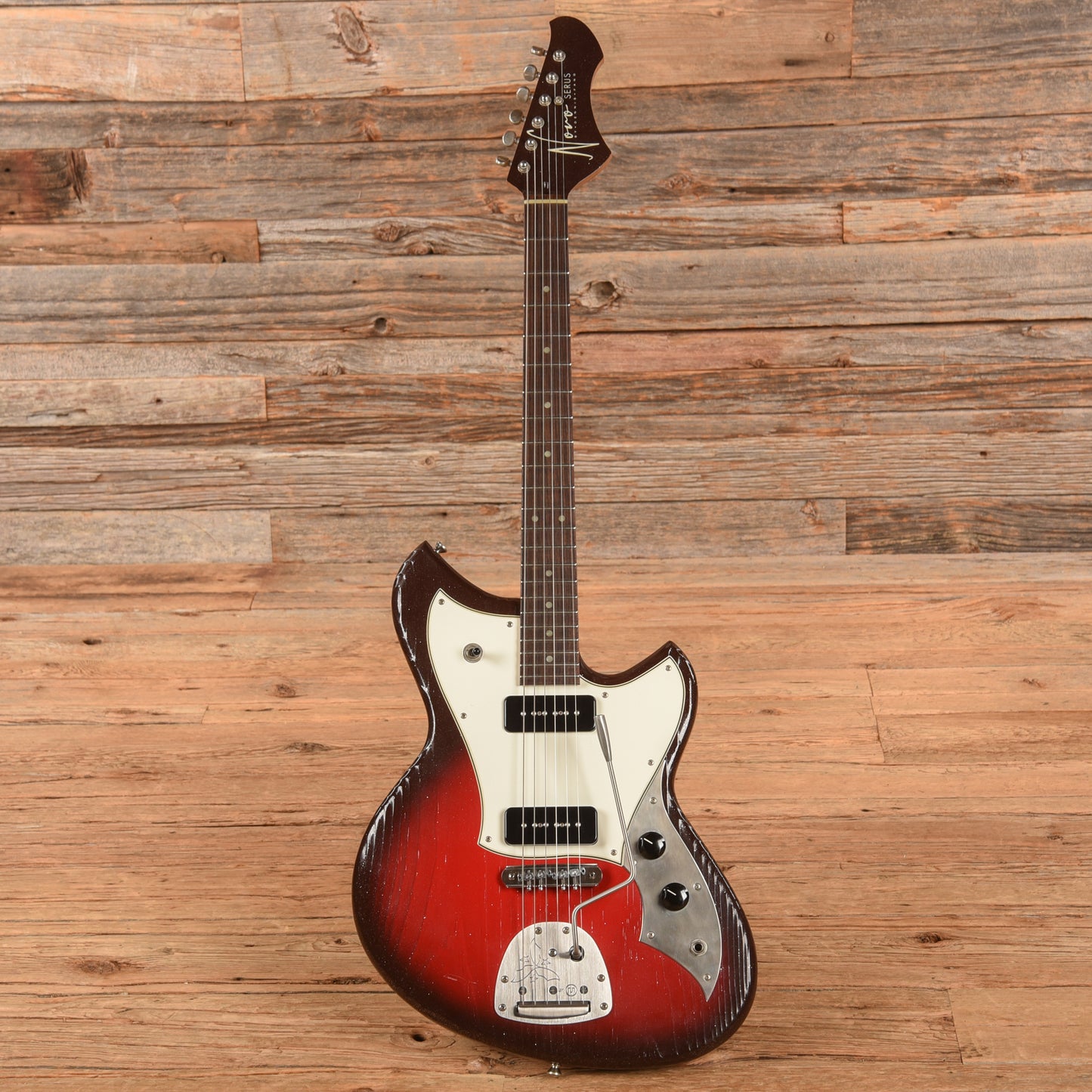 Novo Serus J Custom Silvertone burst