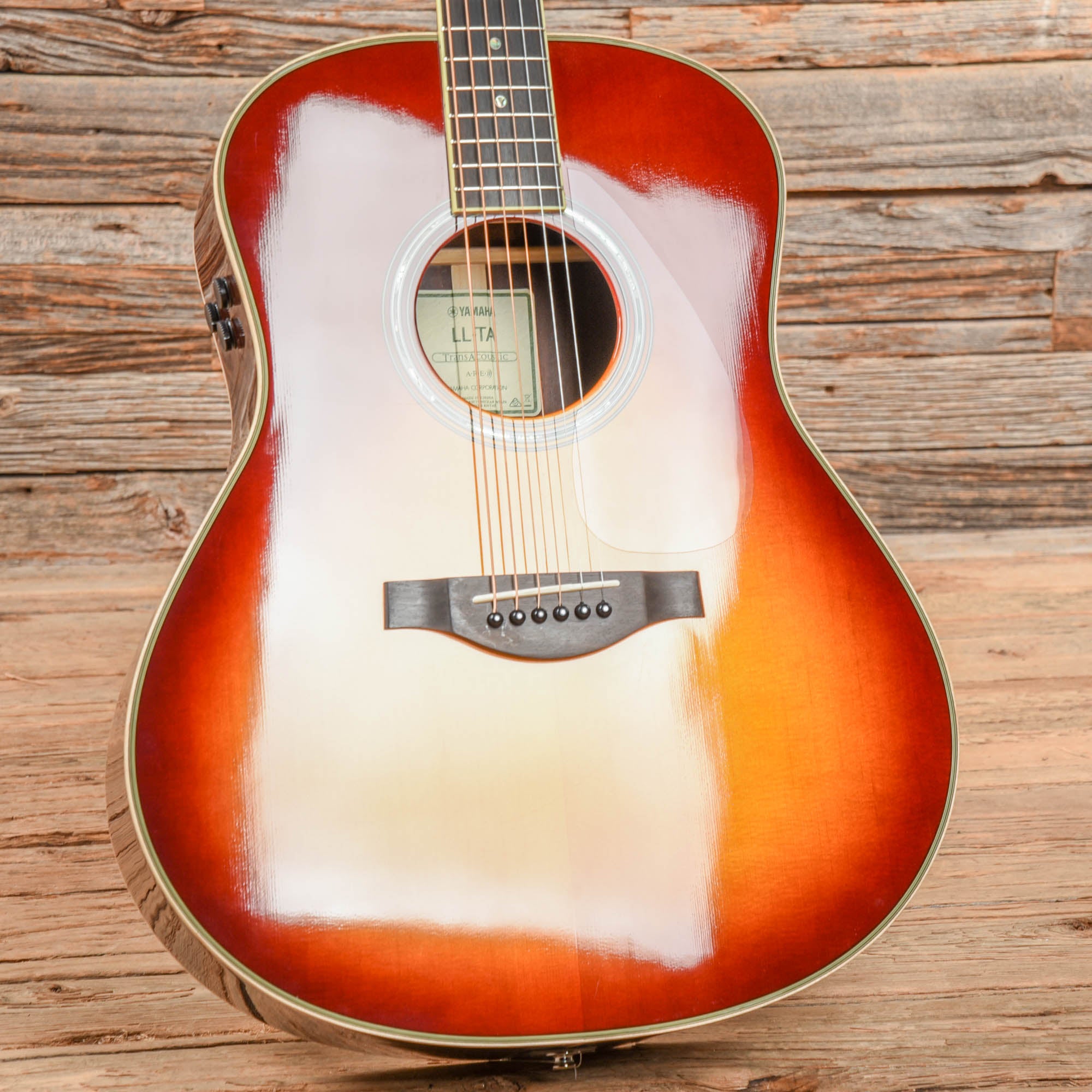 Yamaha LL-TA Sunburst