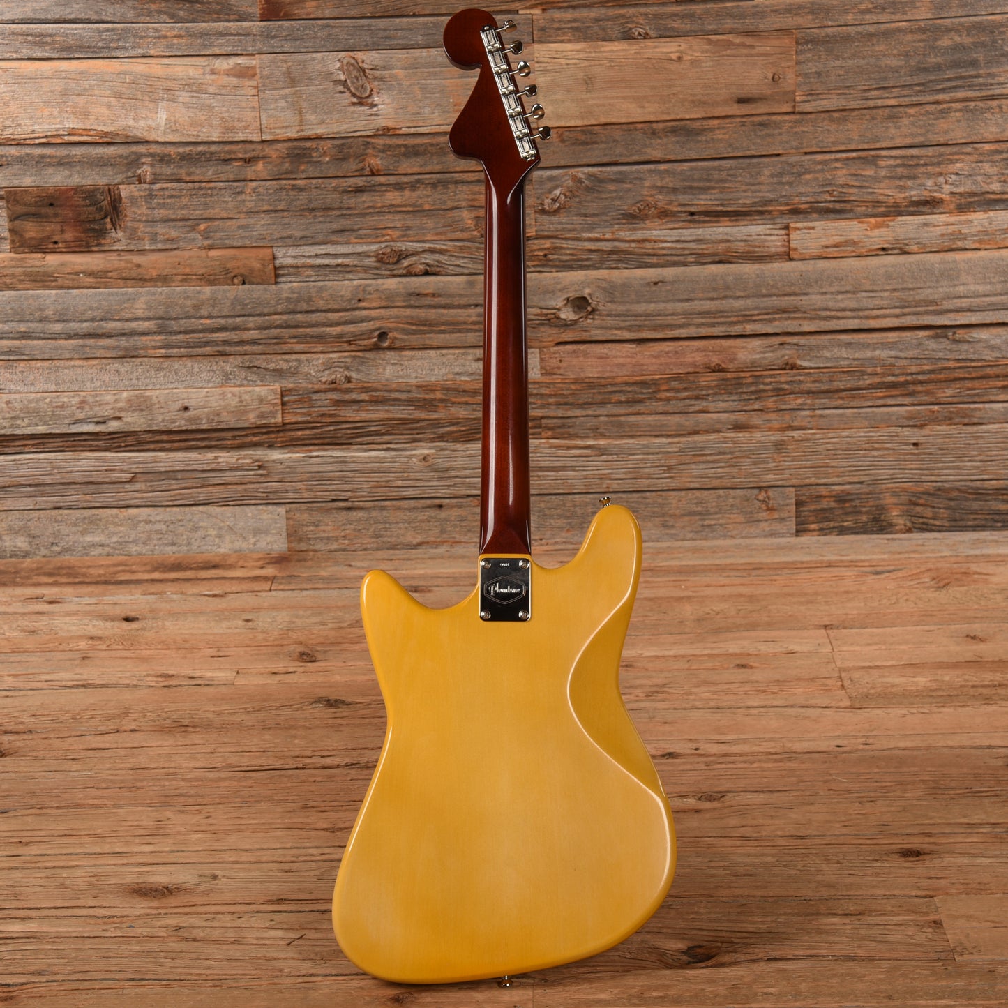 Black Bobbin Phantone Aged Yellow 2023