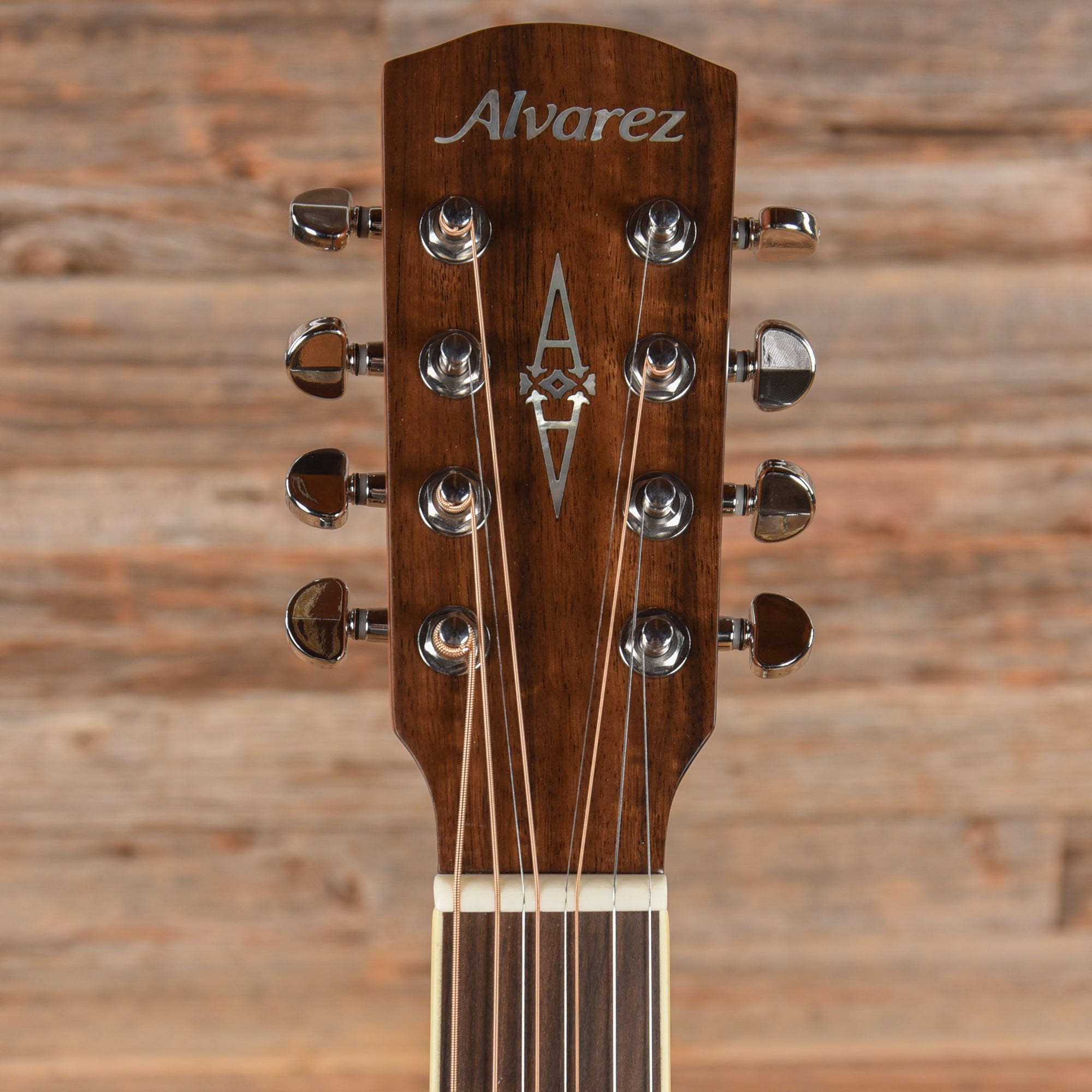 Alvarez AG60ce Artist 8-String Grand Auditorium Solid A+ Sitka Spruce/African Mahogany Shadowburst