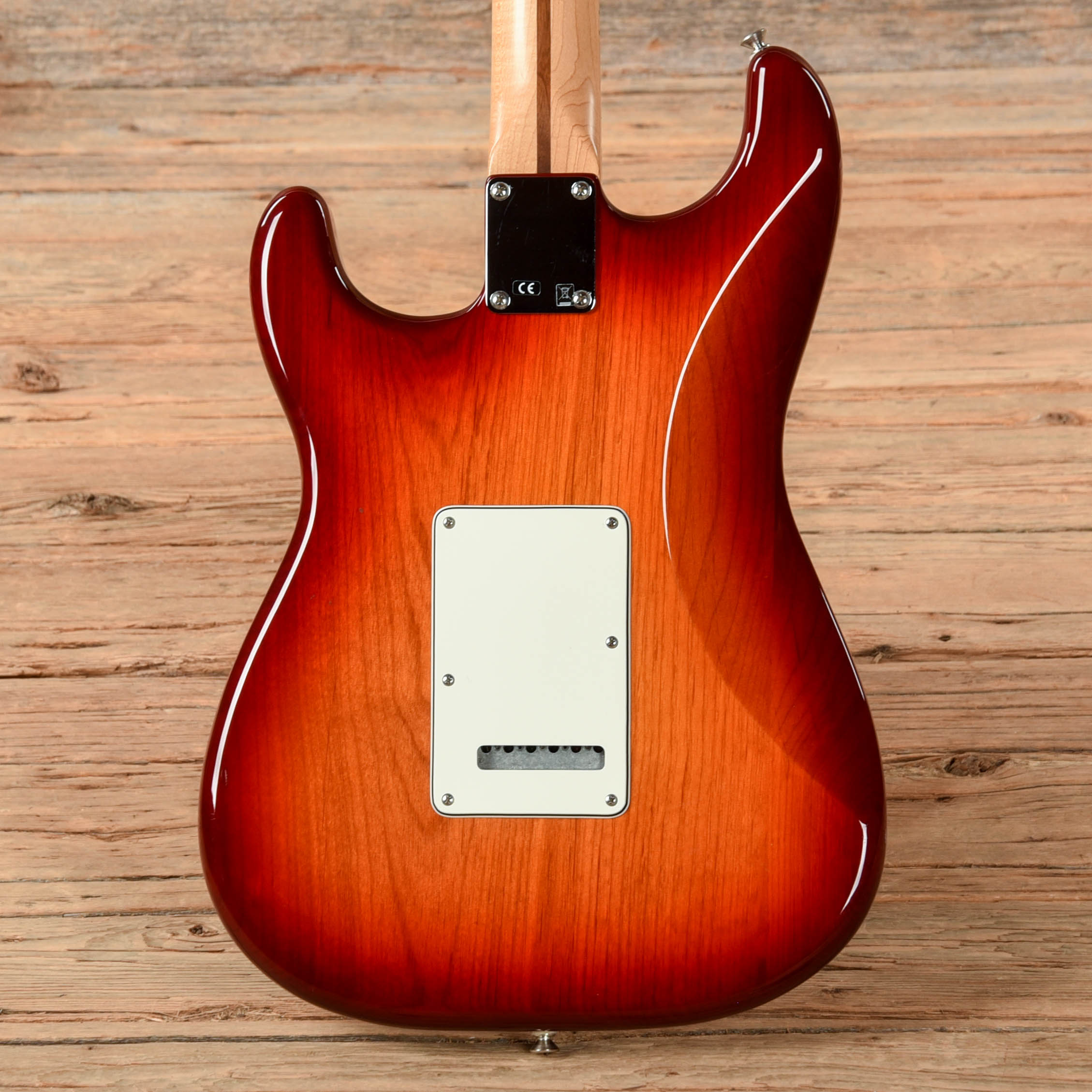 Fender Player Stratocaster HSS Plus Top Cherry Sunburst 2017