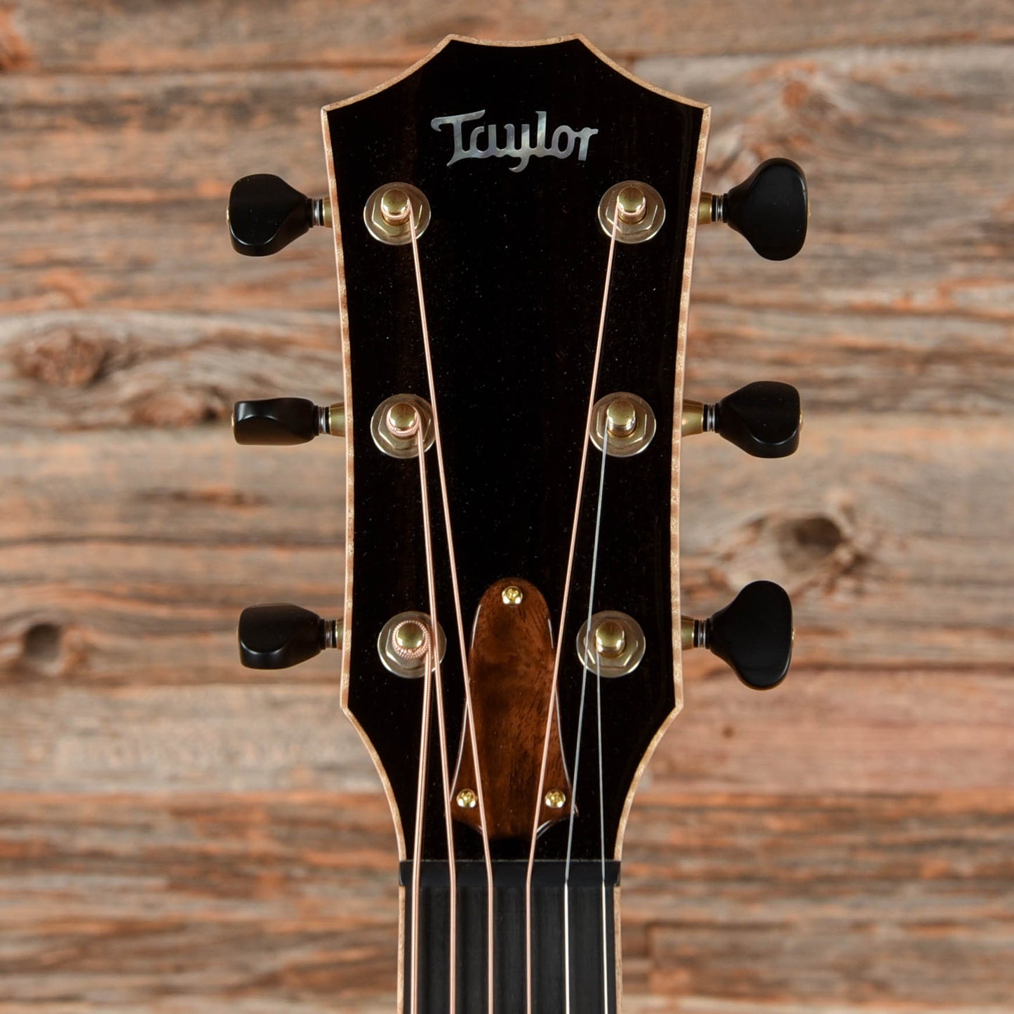 Taylor Custom Grand Concert Western Red Cedar/AA Walnut ES2 w/Figured Maple Binding Tobacco Sunburst 2024