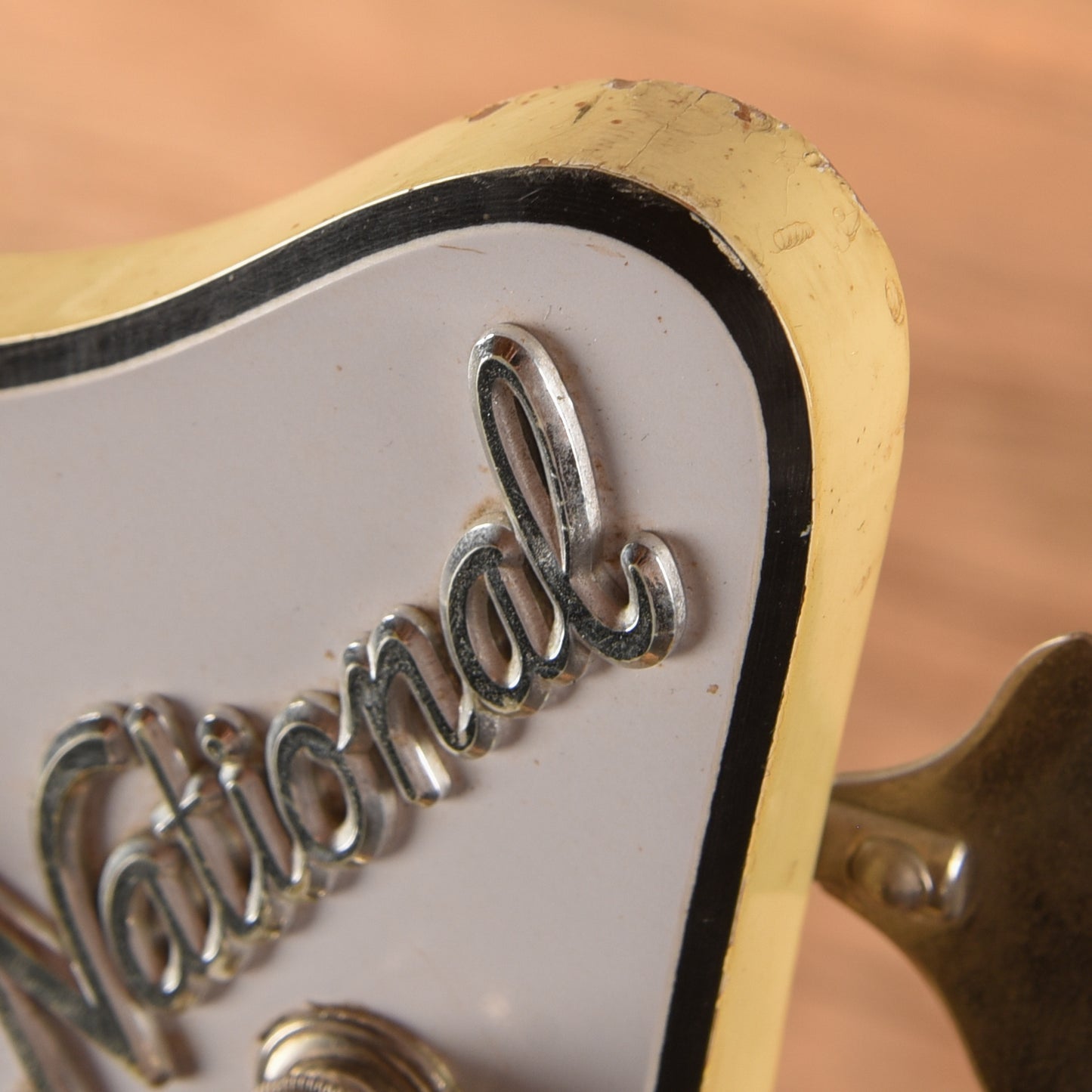 National Res-o-glass Val-Pro 85 Bass White 1960s