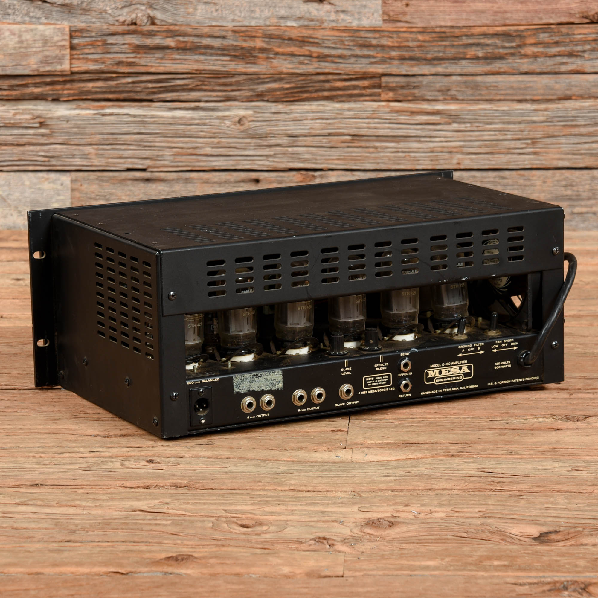 Mesa Boogie D-180 2-Channel 200-watt Rack-Mount Bass Amp Head  1982 Amps / Bass Amps / Bass Cabinets