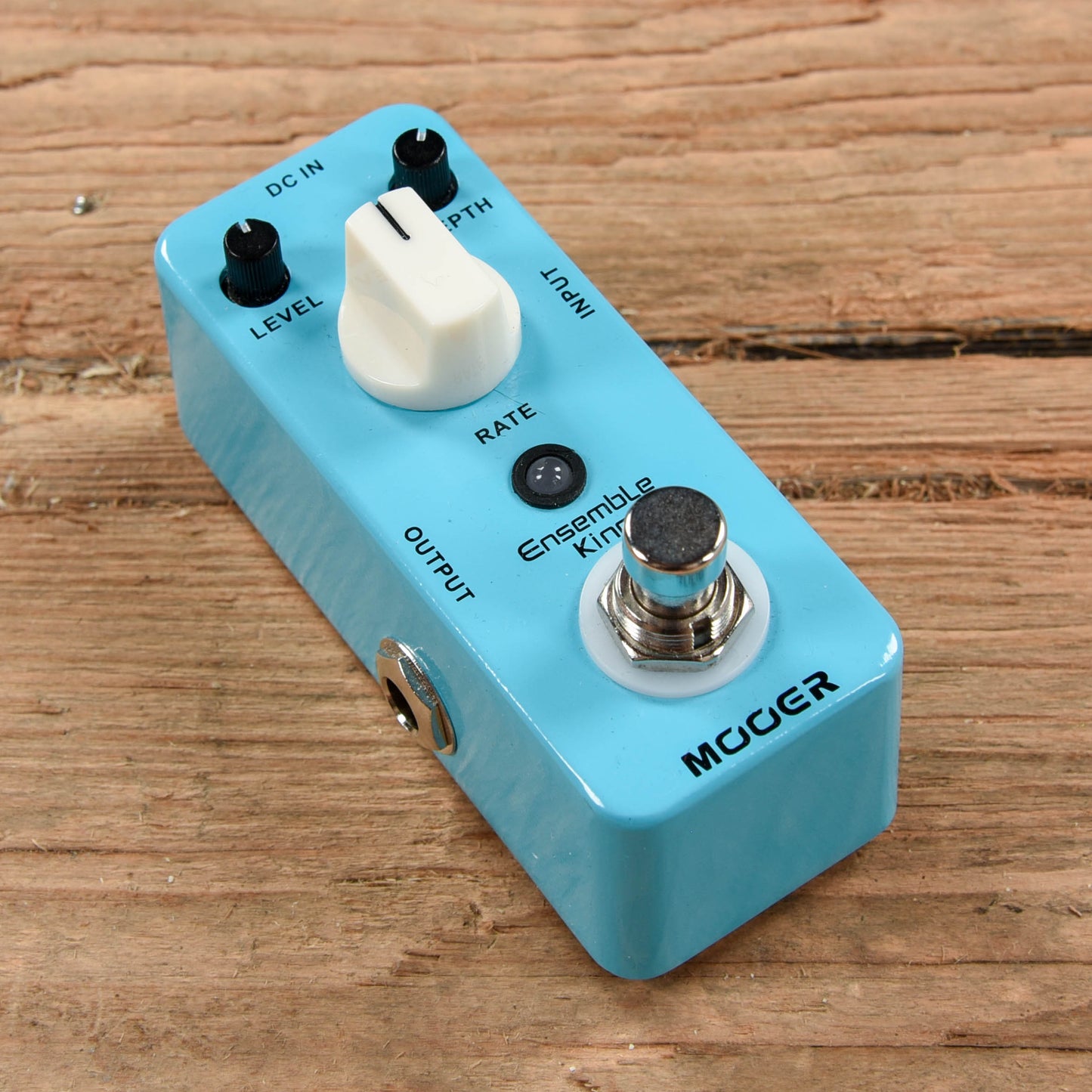 Mooer Ensemble King Effects and Pedals / Chorus and Vibrato