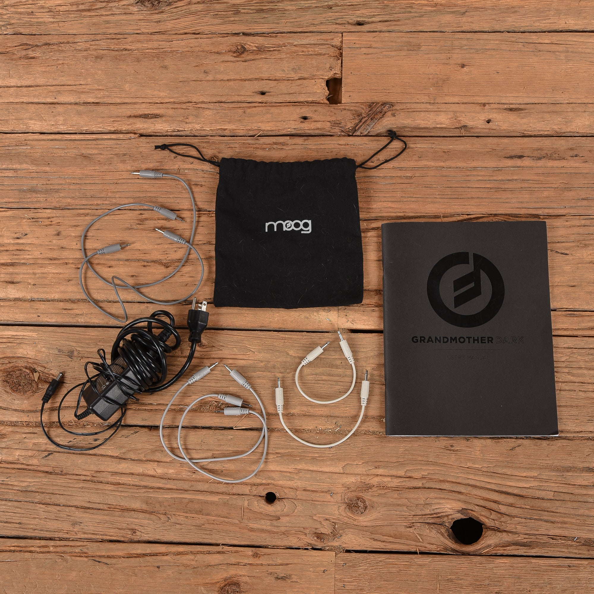 Moog Grandmother 32-Key Semi-Modular Analog Synthesizer Keyboards and Synths / Synths / Analog Synths