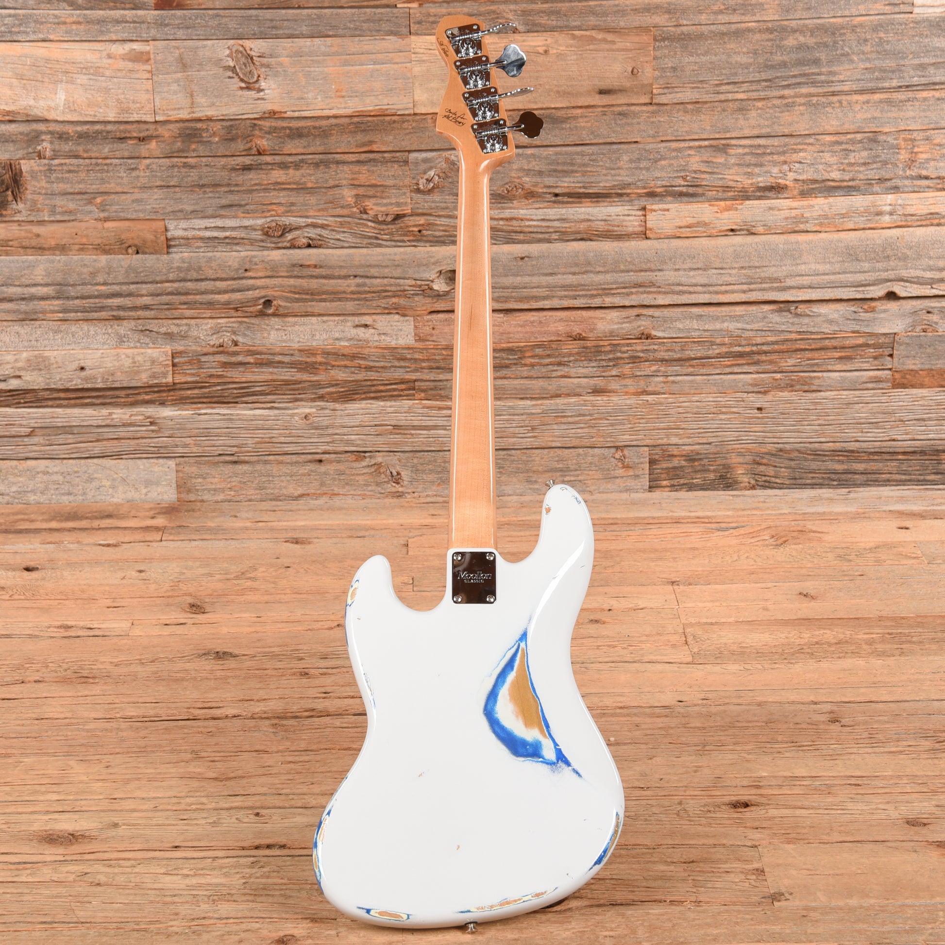 Moollon J Classic White Bass Guitars / 4-String