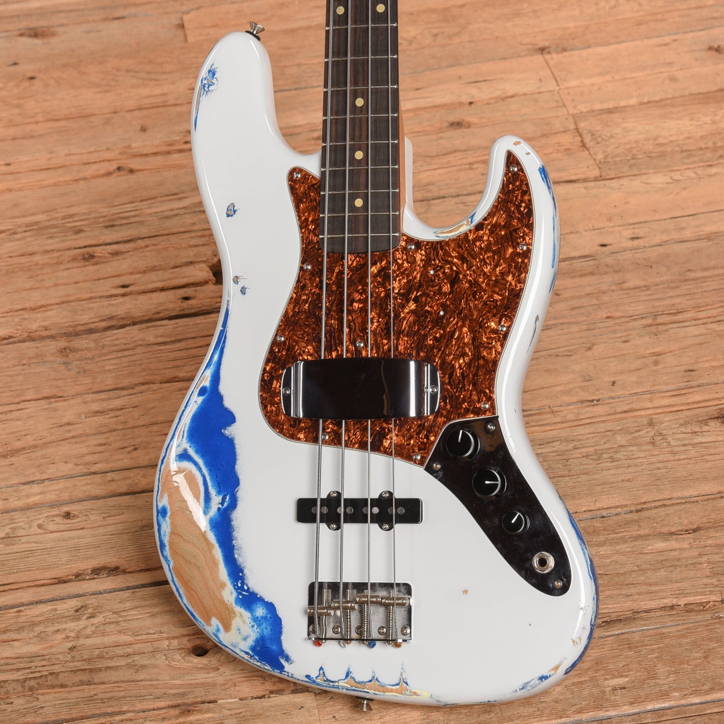 Moollon J Classic White Bass Guitars / 4-String
