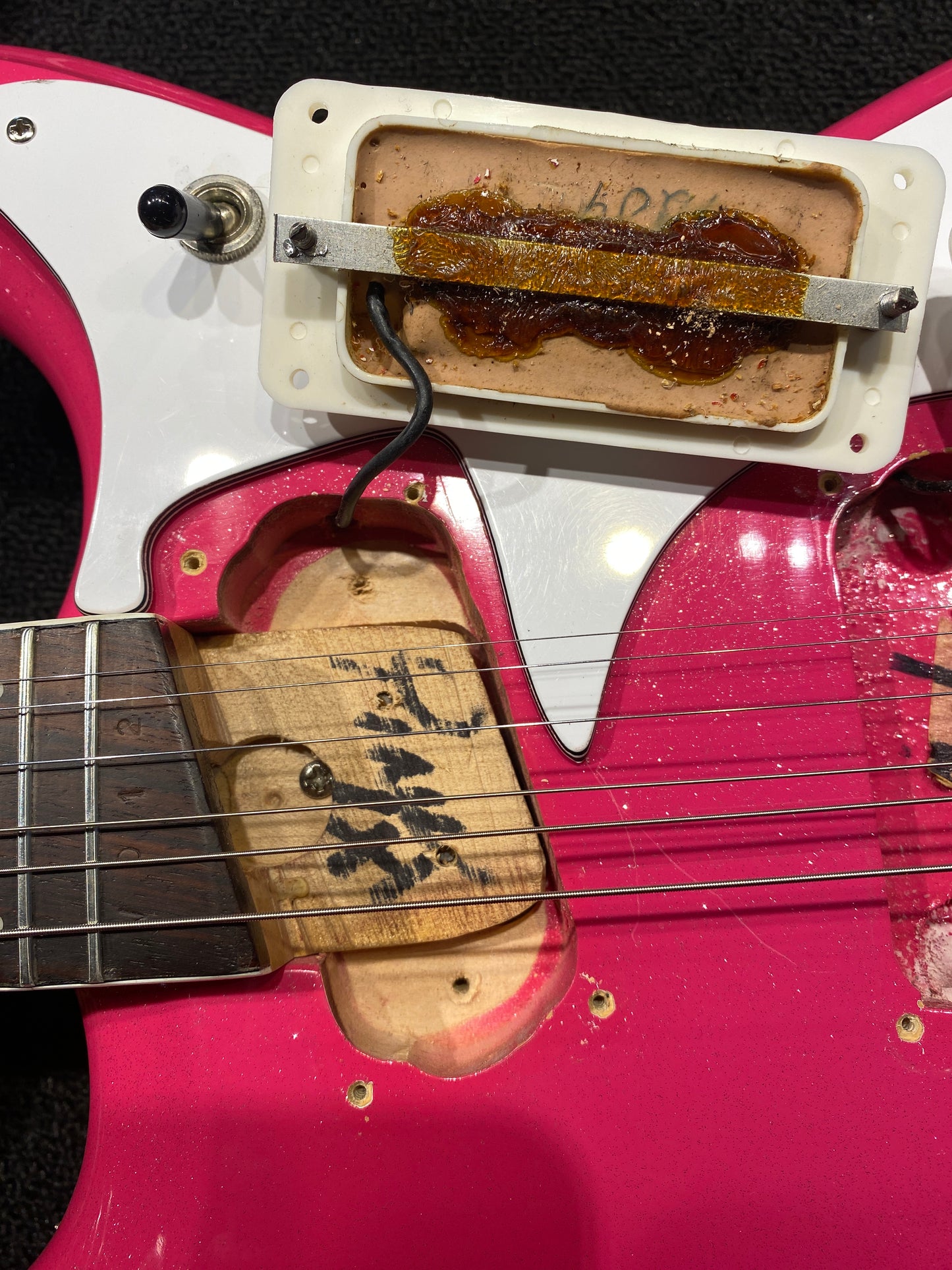 Mosrite V-88 Diamond Bubblegum 1988 Electric Guitars / Solid Body