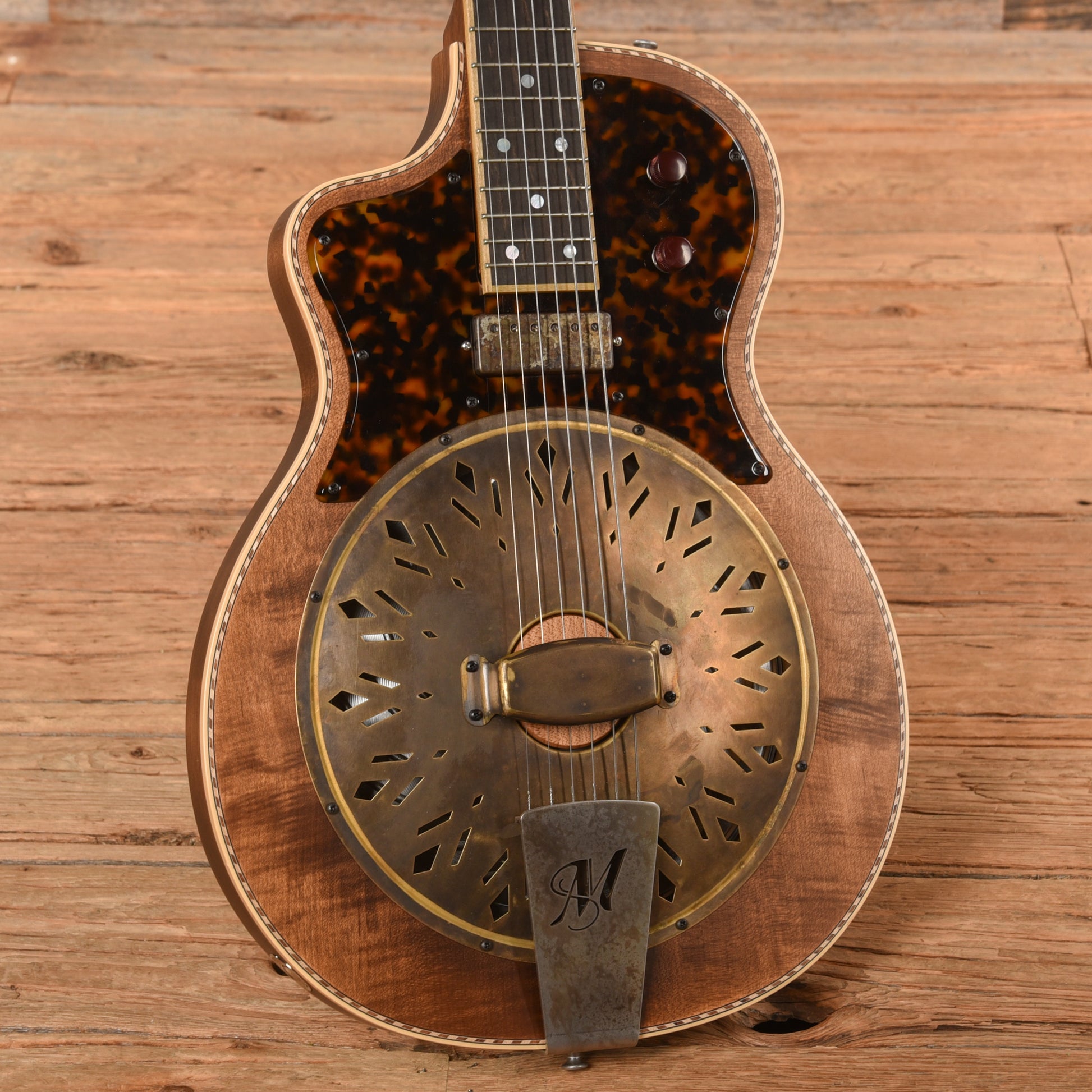 Mule Mavis Cutaway   LEFTY Electric Guitars / Solid Body