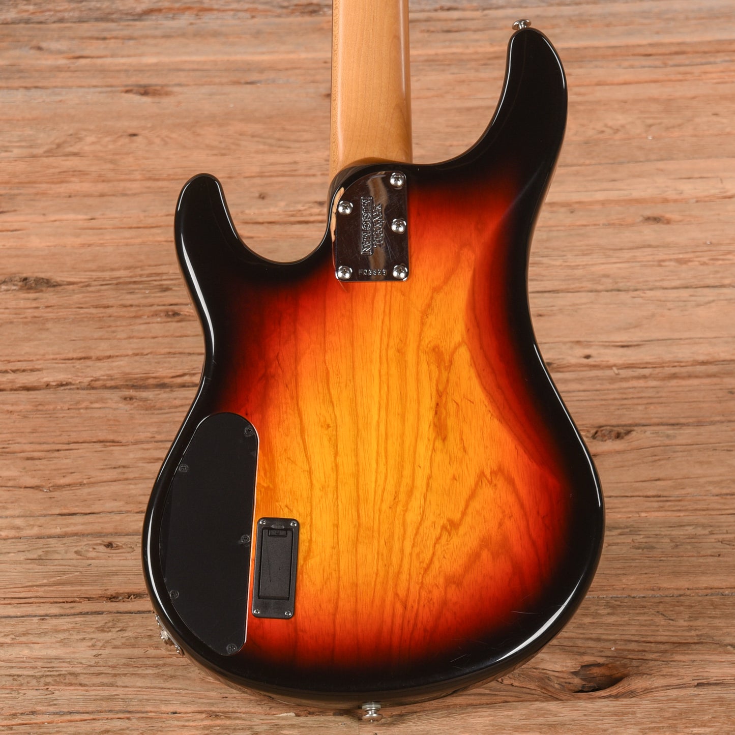 Music Man Sterling Fretless Sunburst 2001 Bass Guitars / 4-String