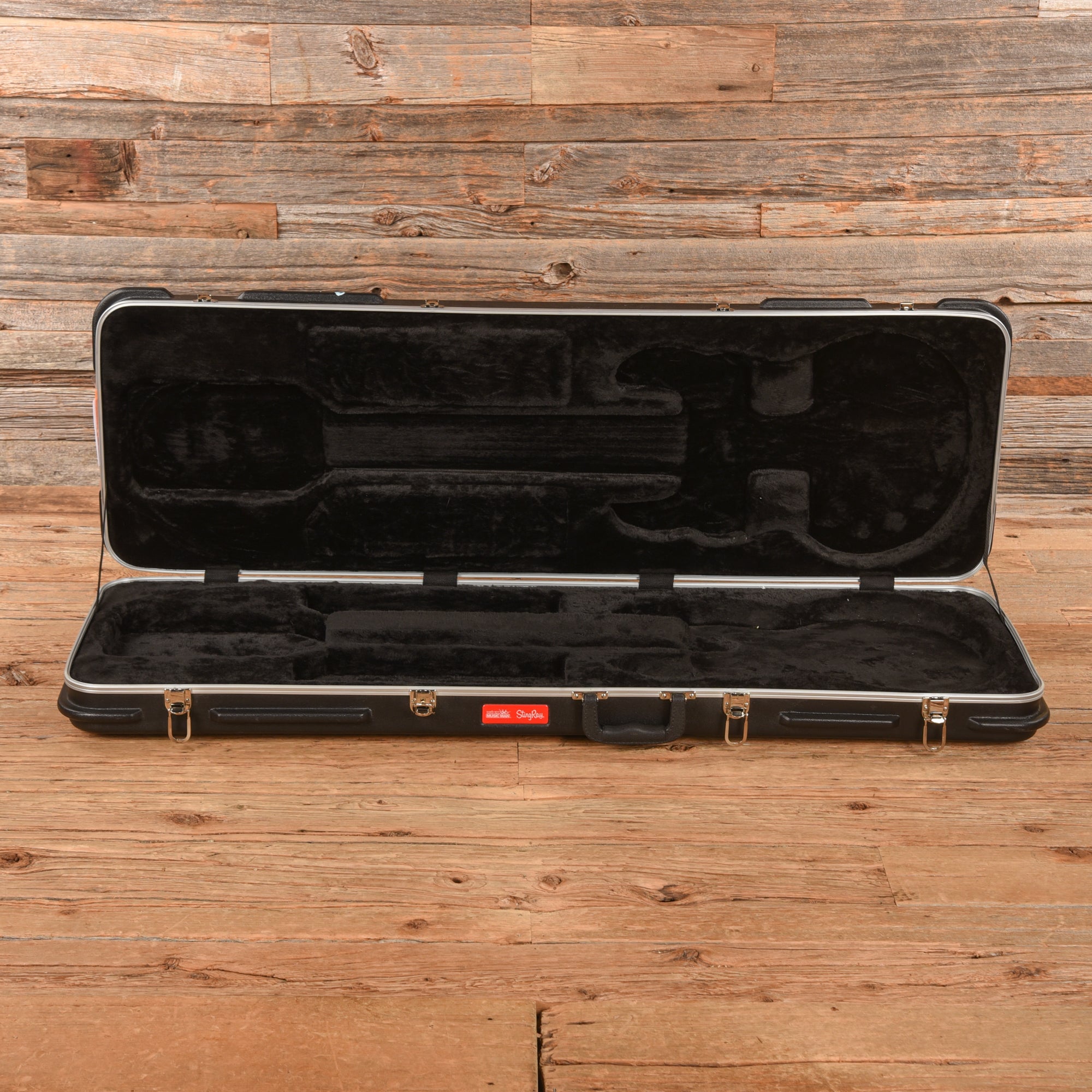 Music Man StingRay 3 EQ H Black 2016 Bass Guitars / 4-String