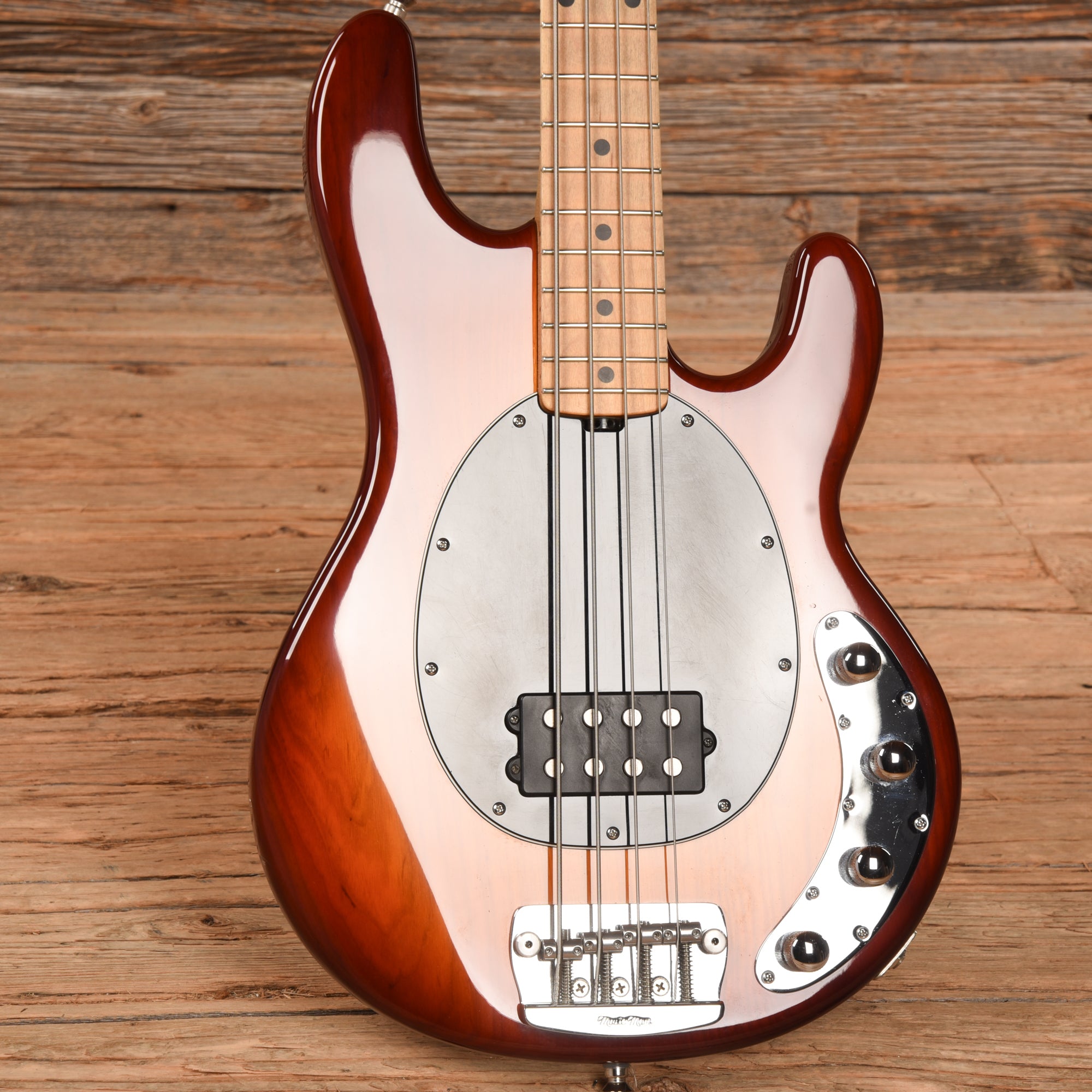 Music Man StingRay 4 H 3-Band EQ Honey Burst 2003 Bass Guitars / 4-String