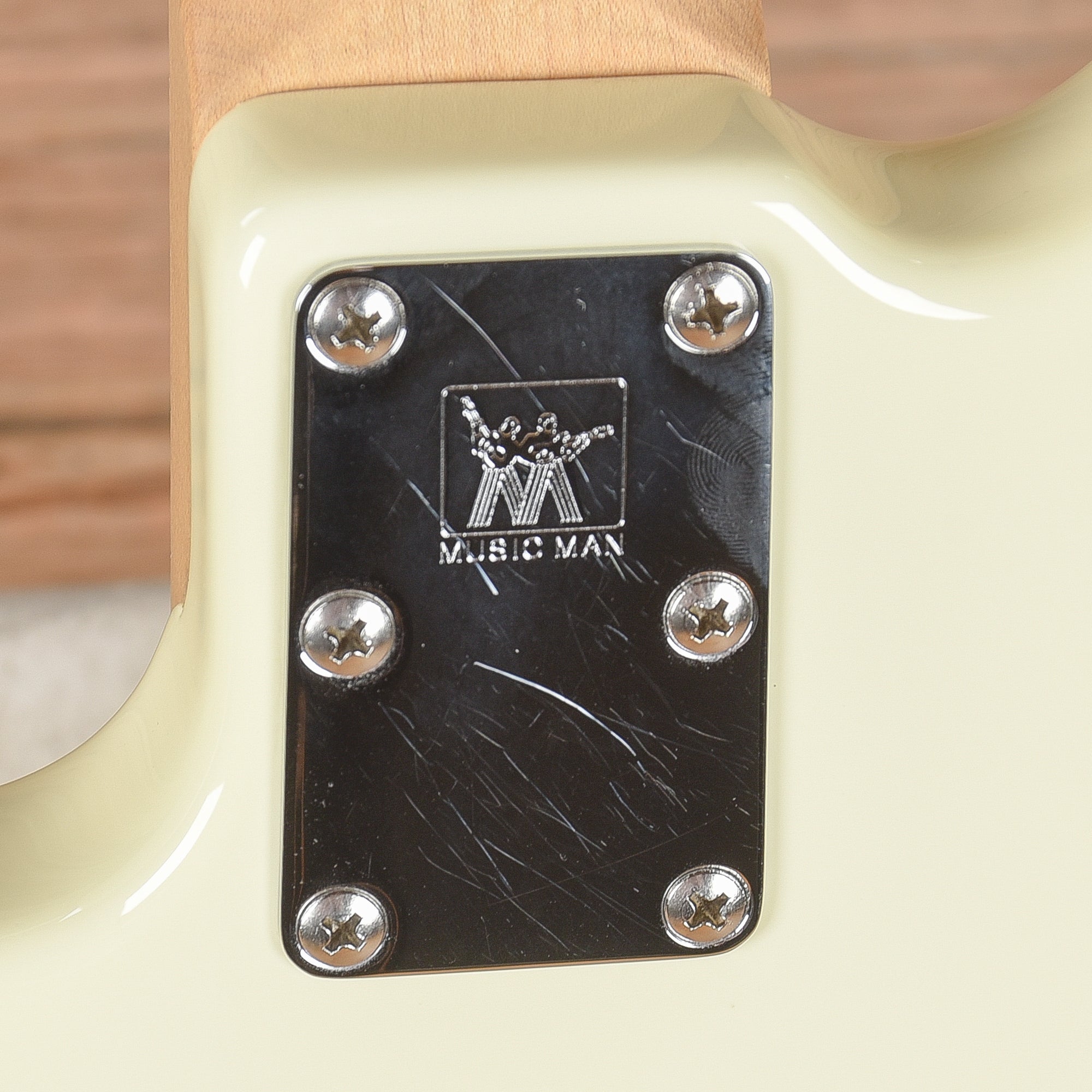 Music Man StingRay Classic White Bass Guitars / 4-String